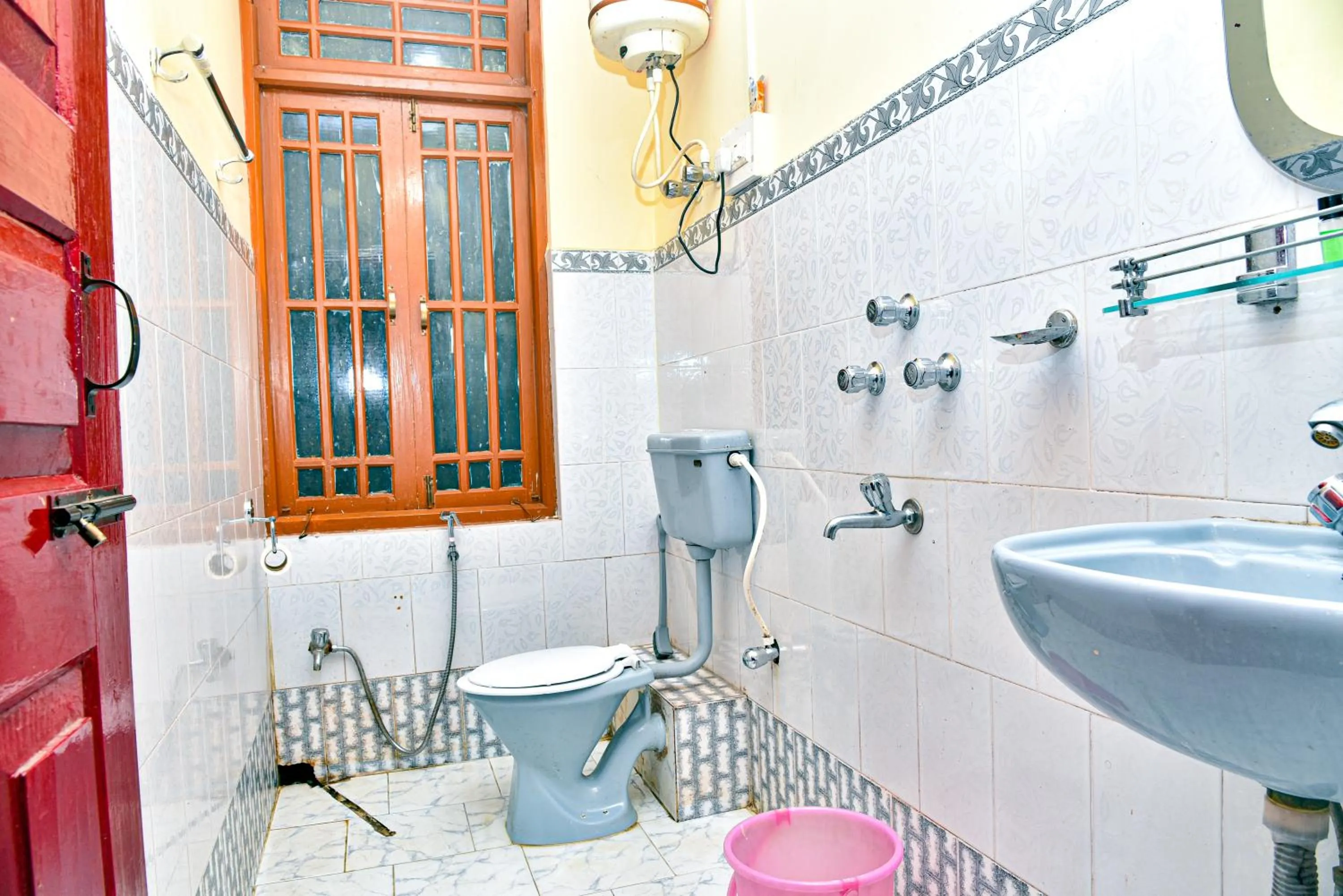 Bathroom in Rufina Blue Pine