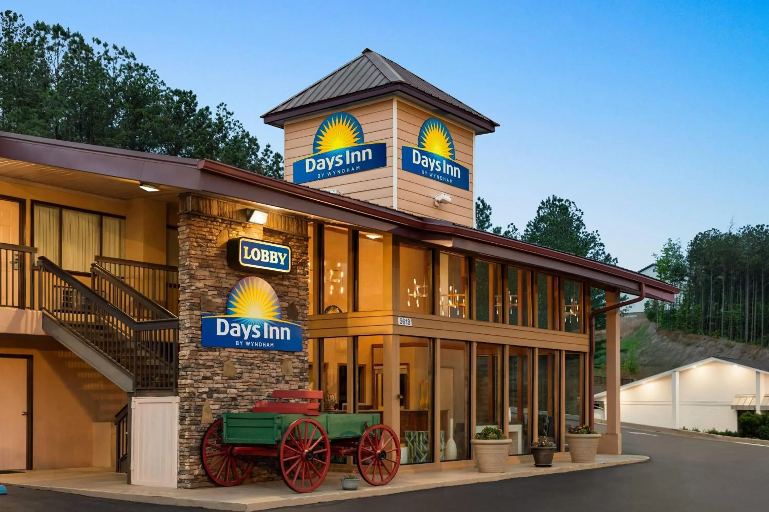 Property building in Days Inn by Wyndham Cartersville Property building in Days Inn by Wyndham Cartersville