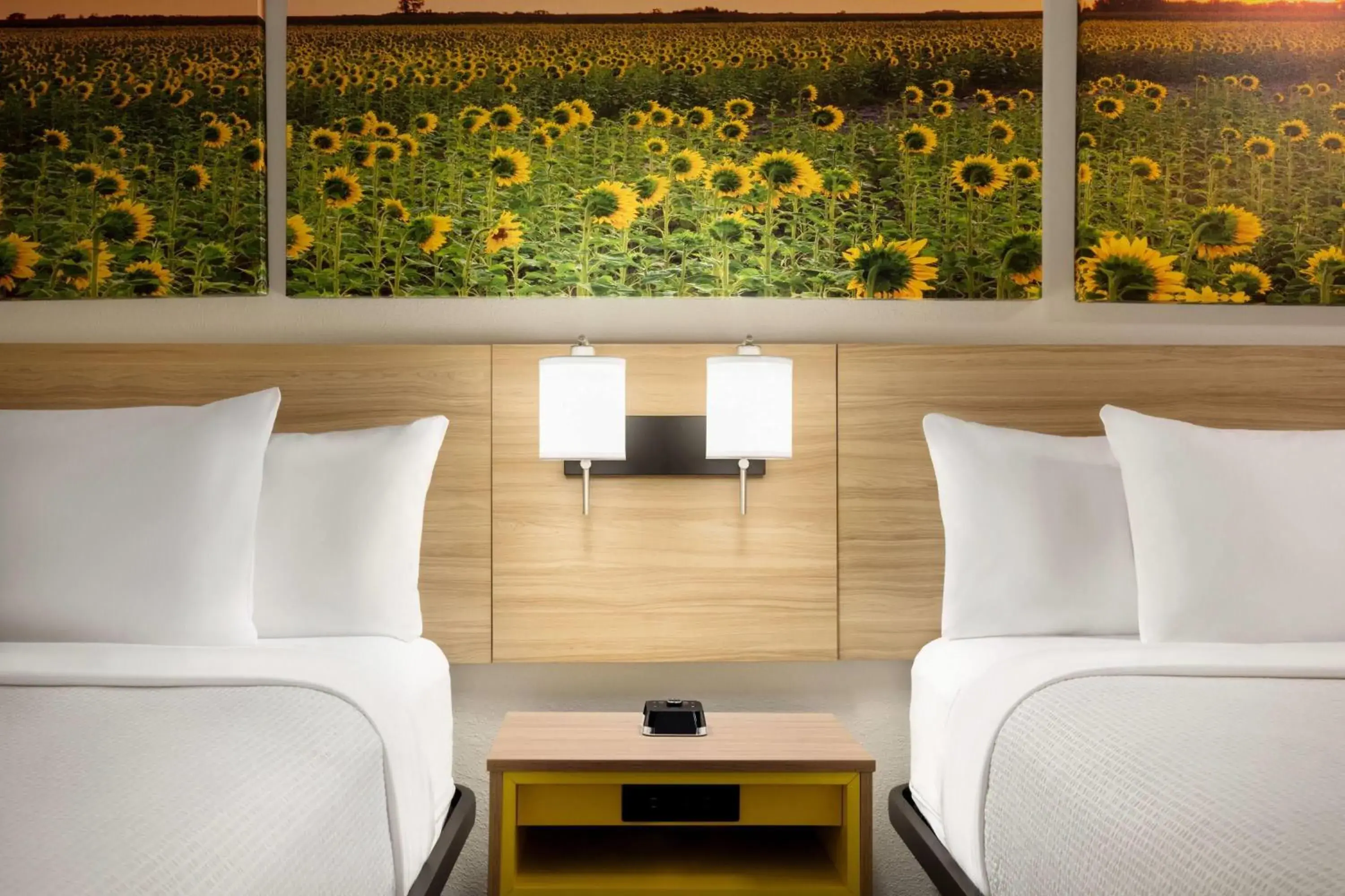 Photo of the whole room, Bed in Days Inn by Wyndham Cartersville Photo of the whole room, Bed in Days Inn by Wyndham Cartersville