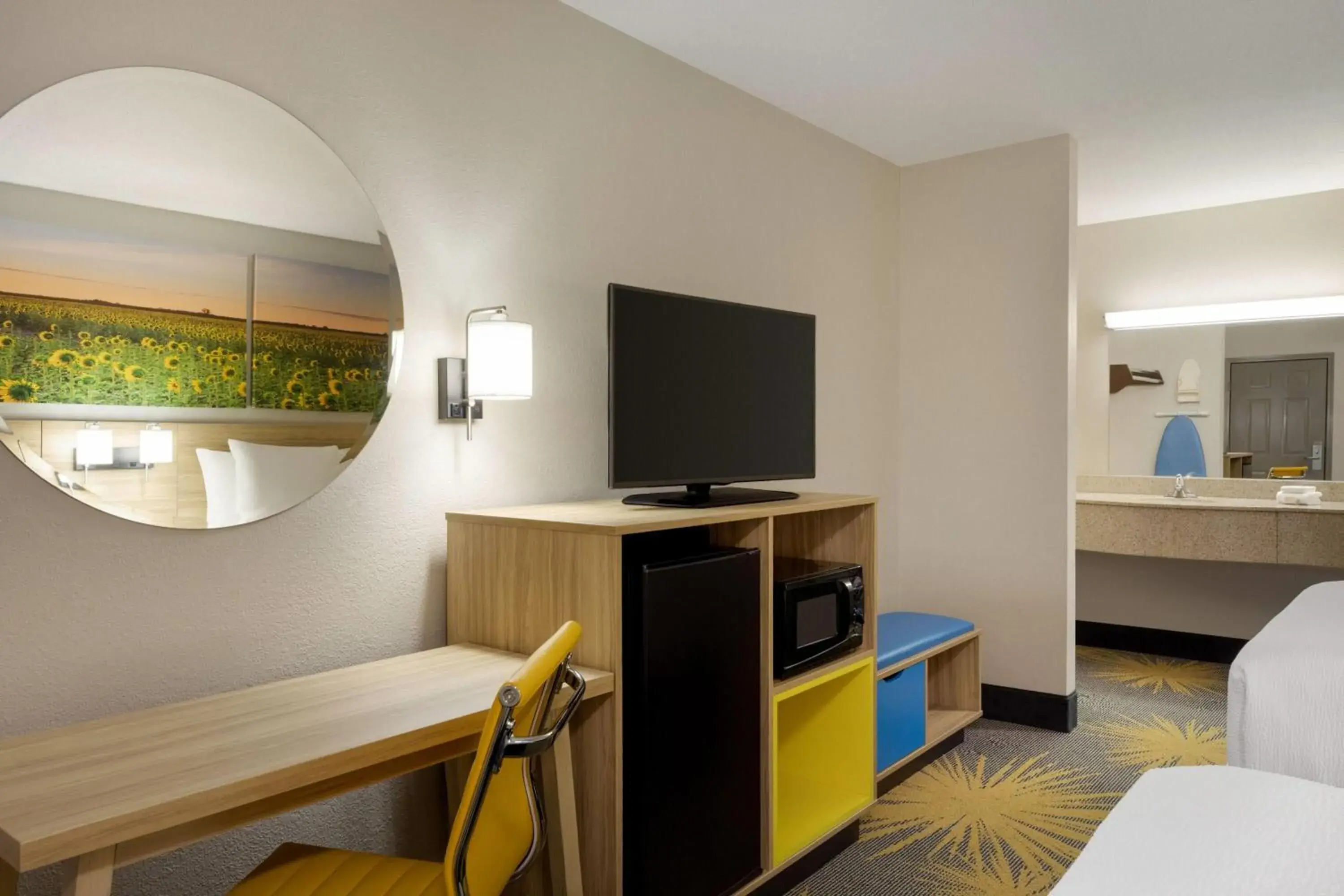 Photo of the whole room in Days Inn by Wyndham Cartersville Photo of the whole room in Days Inn by Wyndham Cartersville