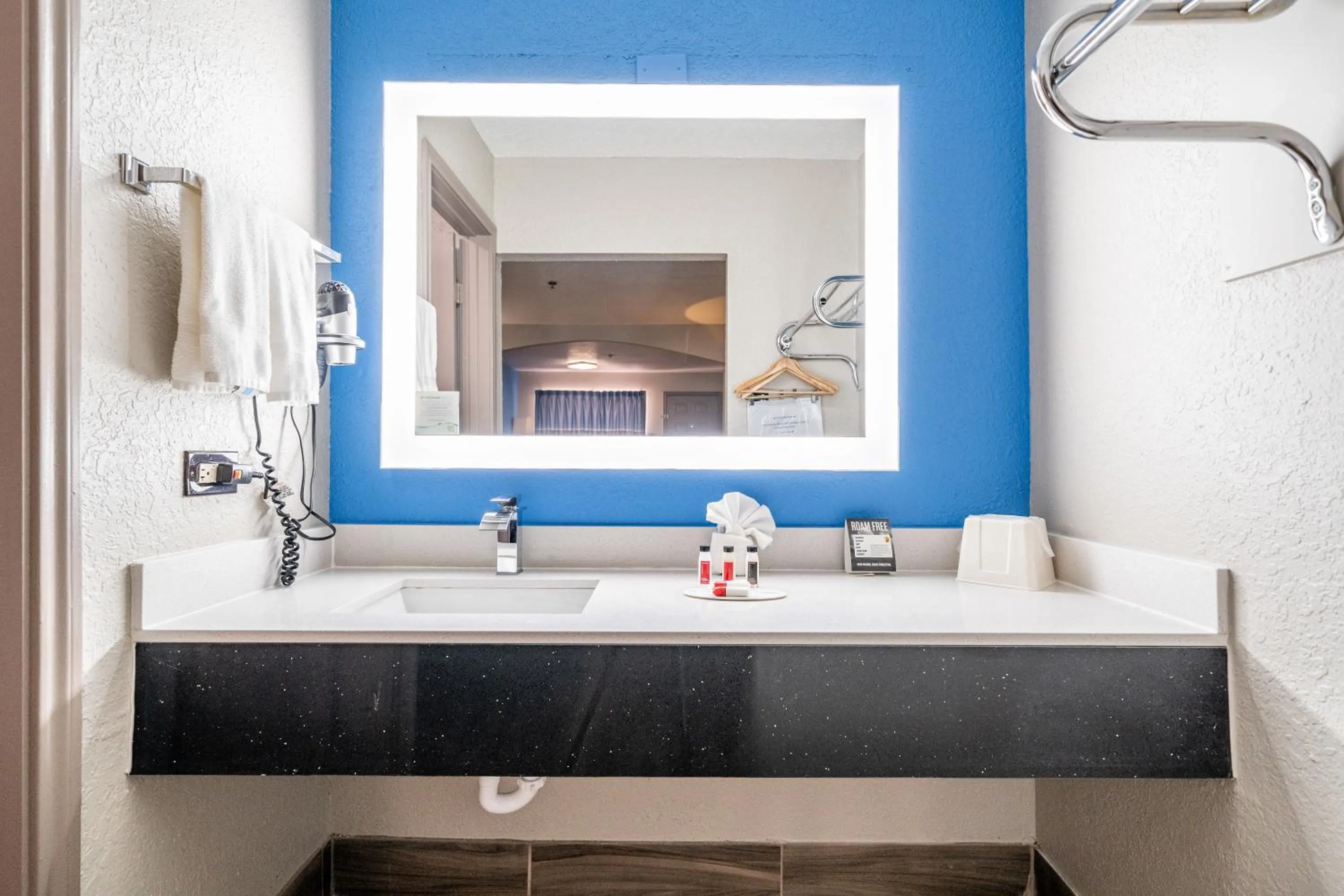 Bathroom in Super 8 by Wyndham San Antonio/Riverwalk Area