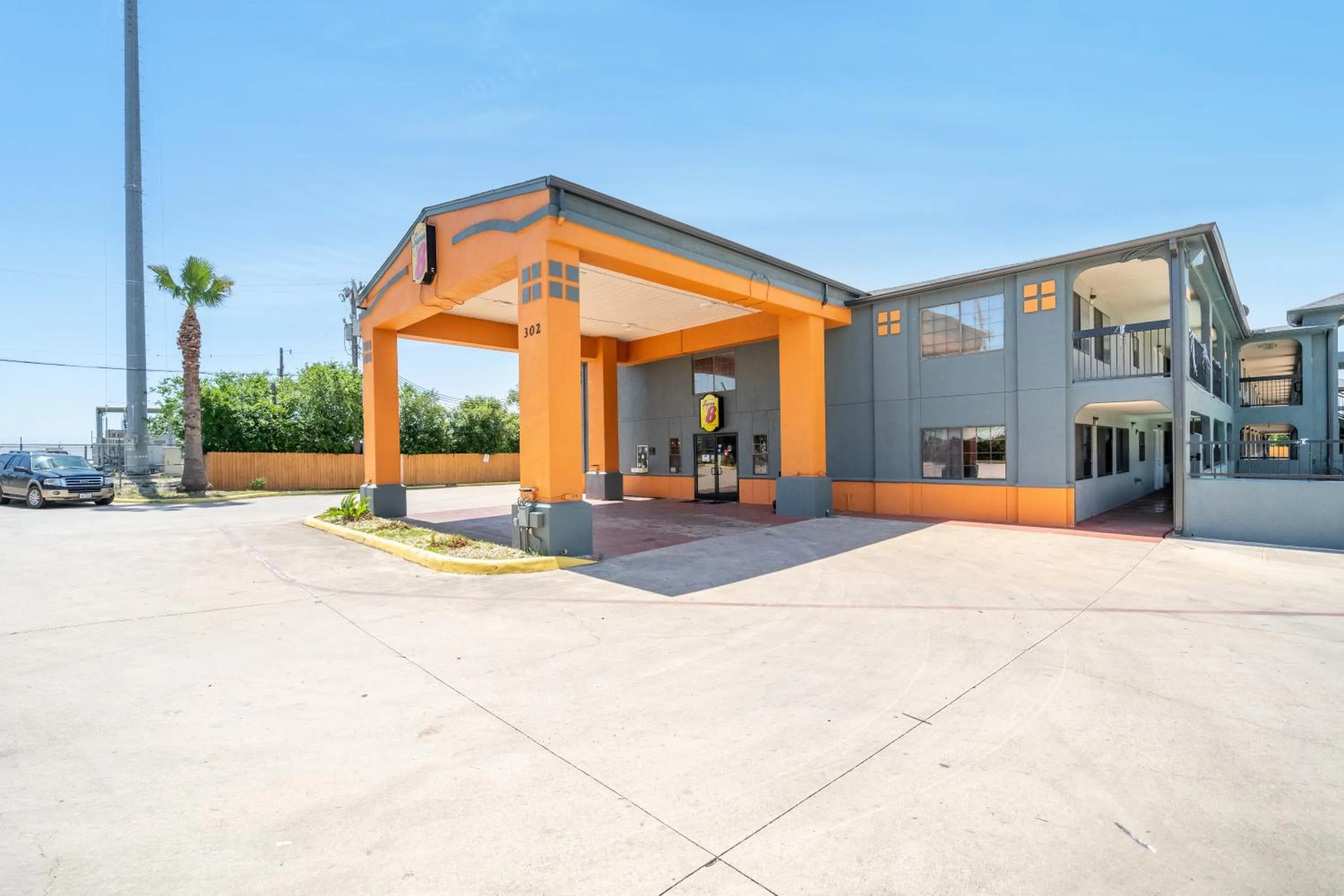 Property building in Super 8 by Wyndham San Antonio/Riverwalk Area