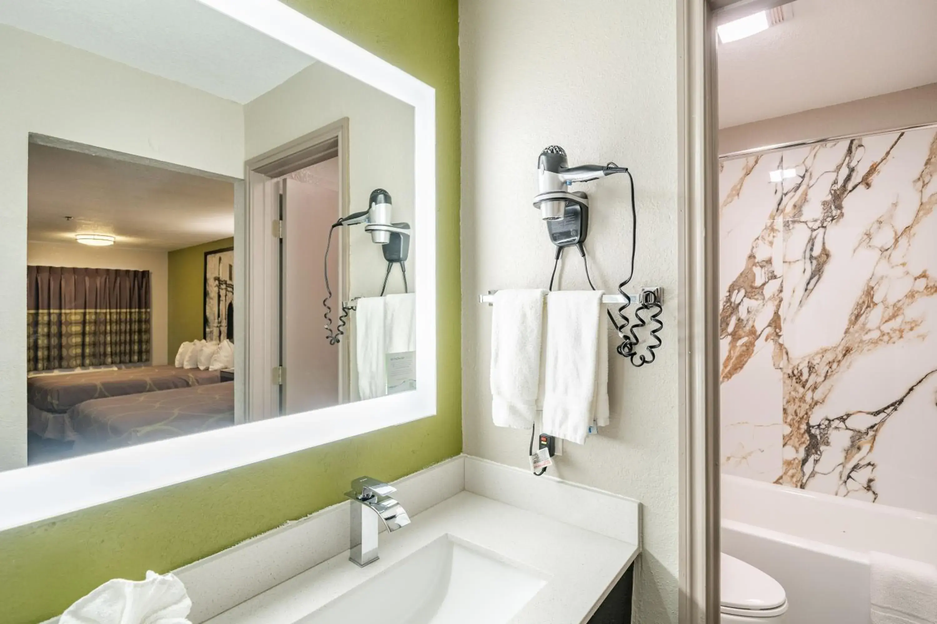 Queen Room with Two Queen Beds - Non-Smoking in Super 8 by Wyndham San Antonio/Riverwalk Area Queen Room with Two Queen Beds - Non-Smoking in Super 8 by Wyndham San Antonio/Riverwalk Area