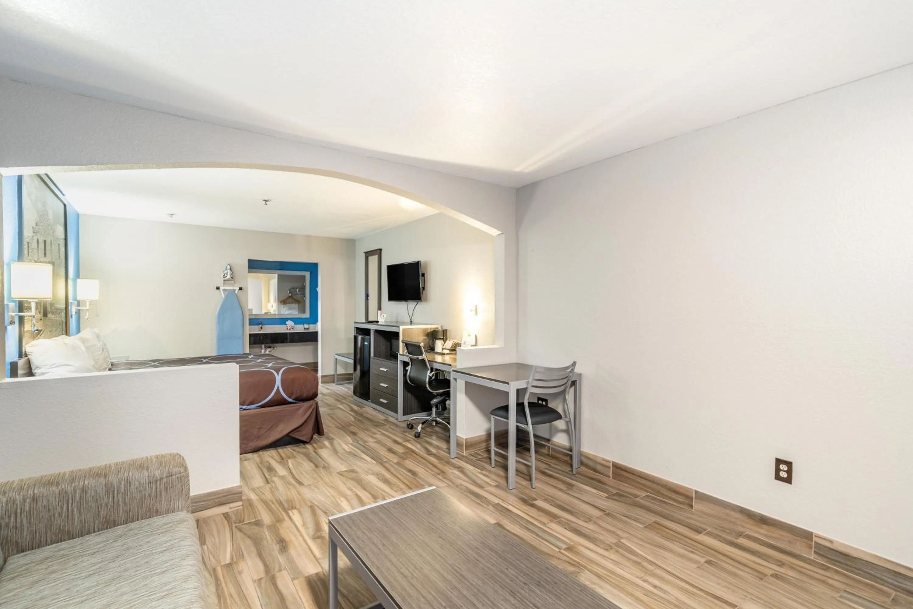 Seating area in Super 8 by Wyndham San Antonio/Riverwalk Area