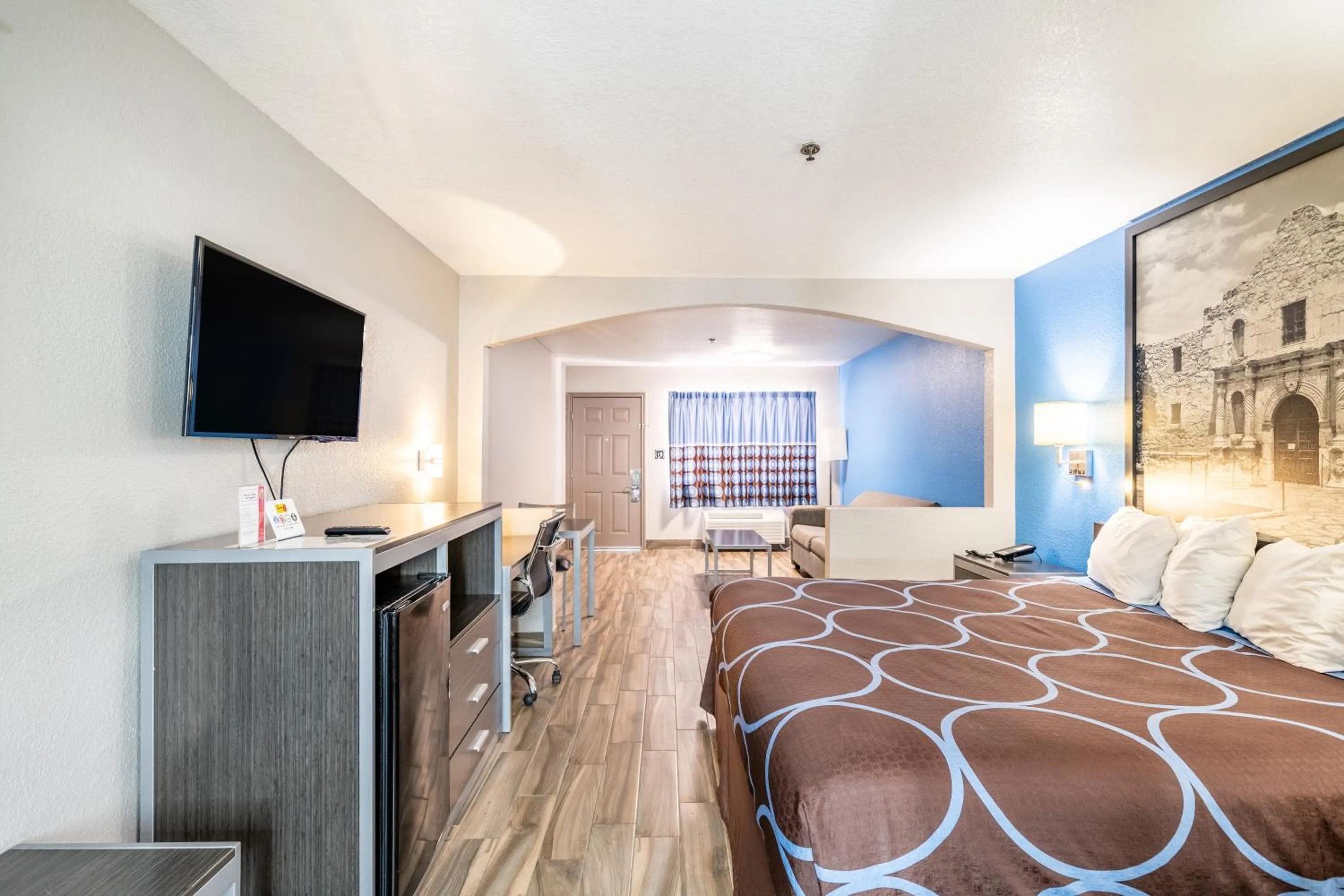 Bed in Super 8 by Wyndham San Antonio/Riverwalk Area
