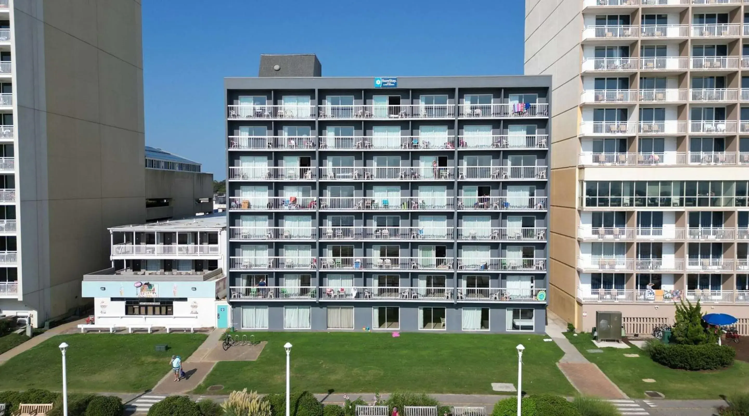 Property building in SureStay Studio by Best Western Virginia Beach Oceanfront Property building in SureStay Studio by Best Western Virginia Beach Oceanfront
