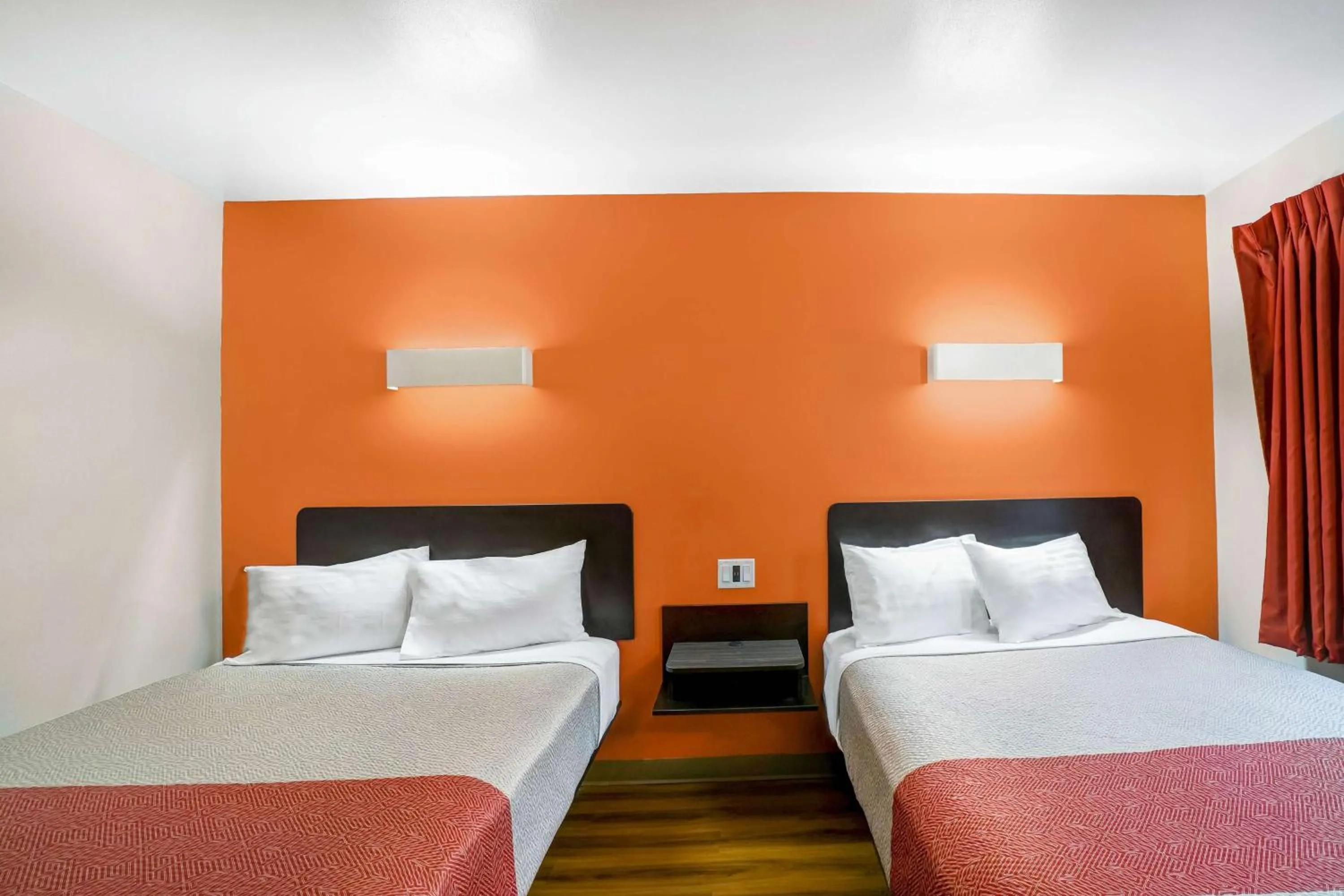 Photo of the whole room, Bed in Motel 6-Ilion, NY