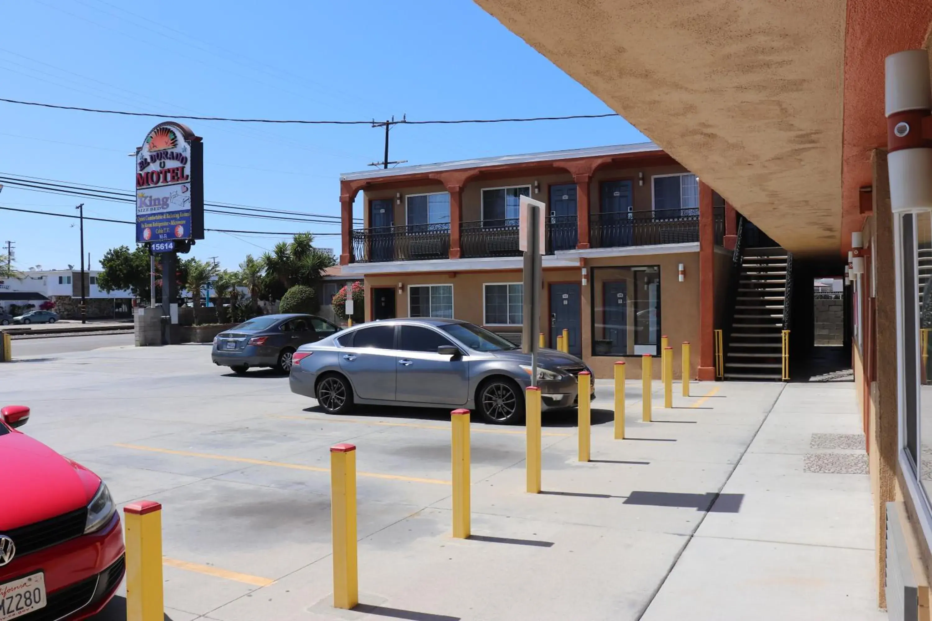 Property Building in El Dorado Motel