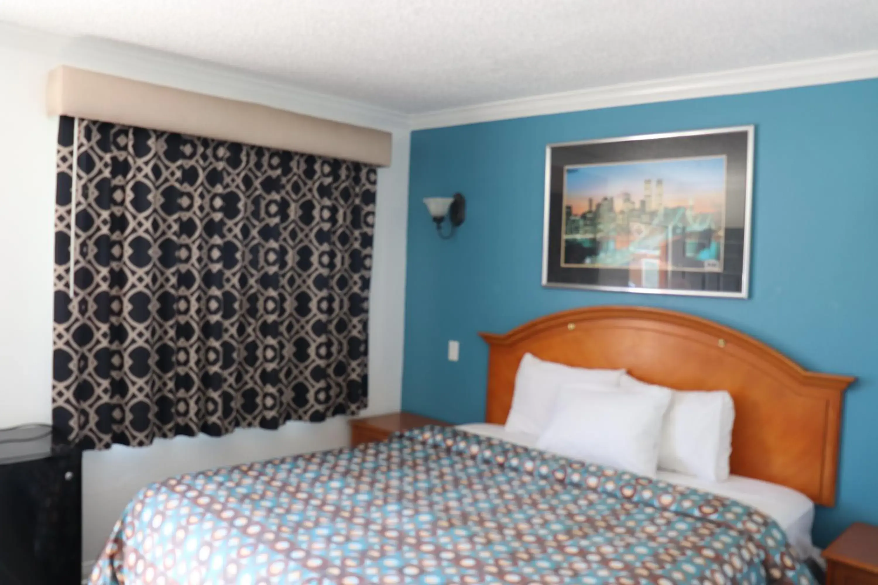 Photo of the whole room, Bed in El Dorado Motel