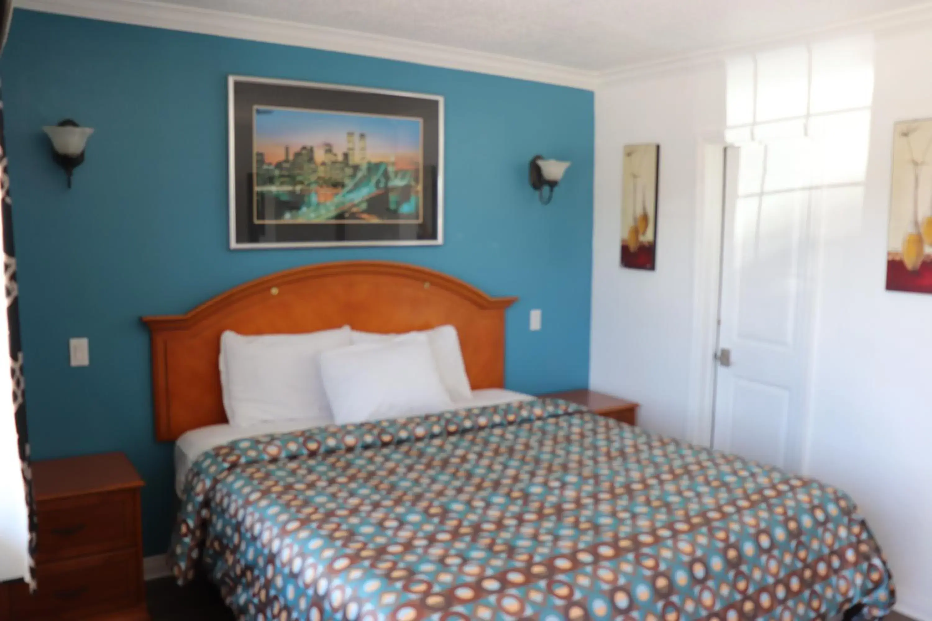 Bed in El Dorado Motel