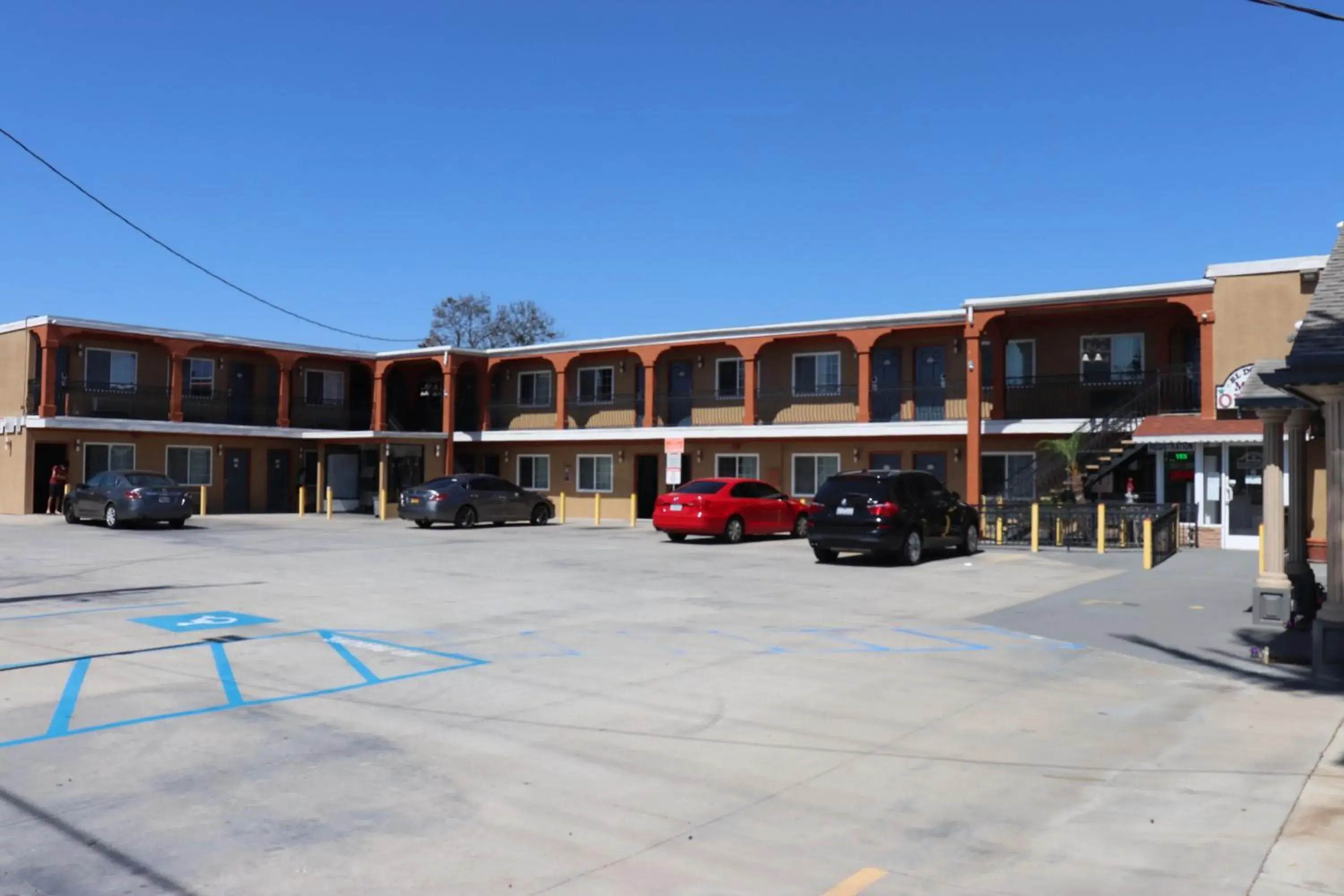 Property Building in El Dorado Motel