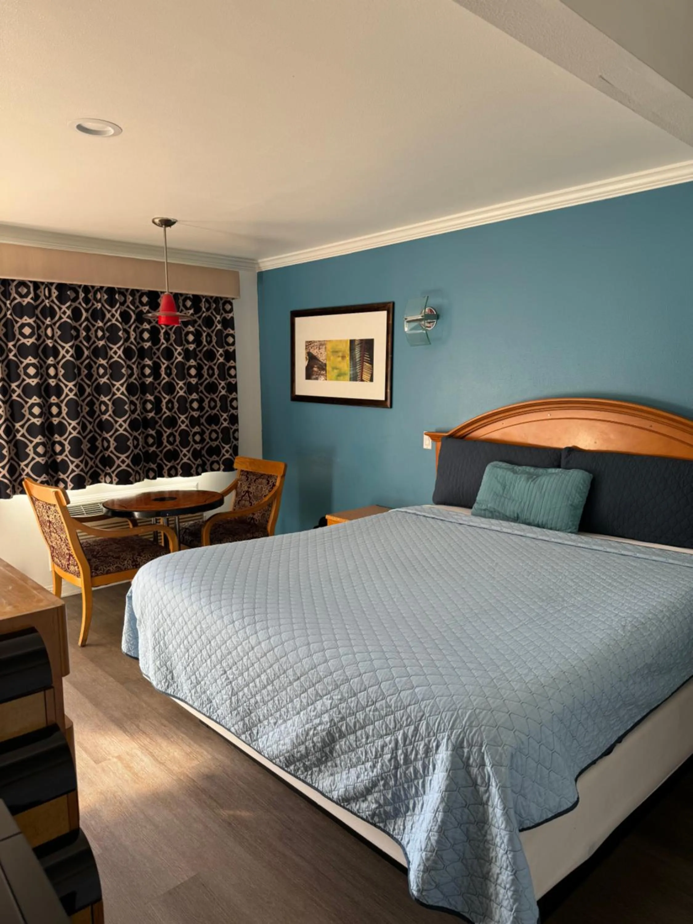 Bed in El Dorado Motel