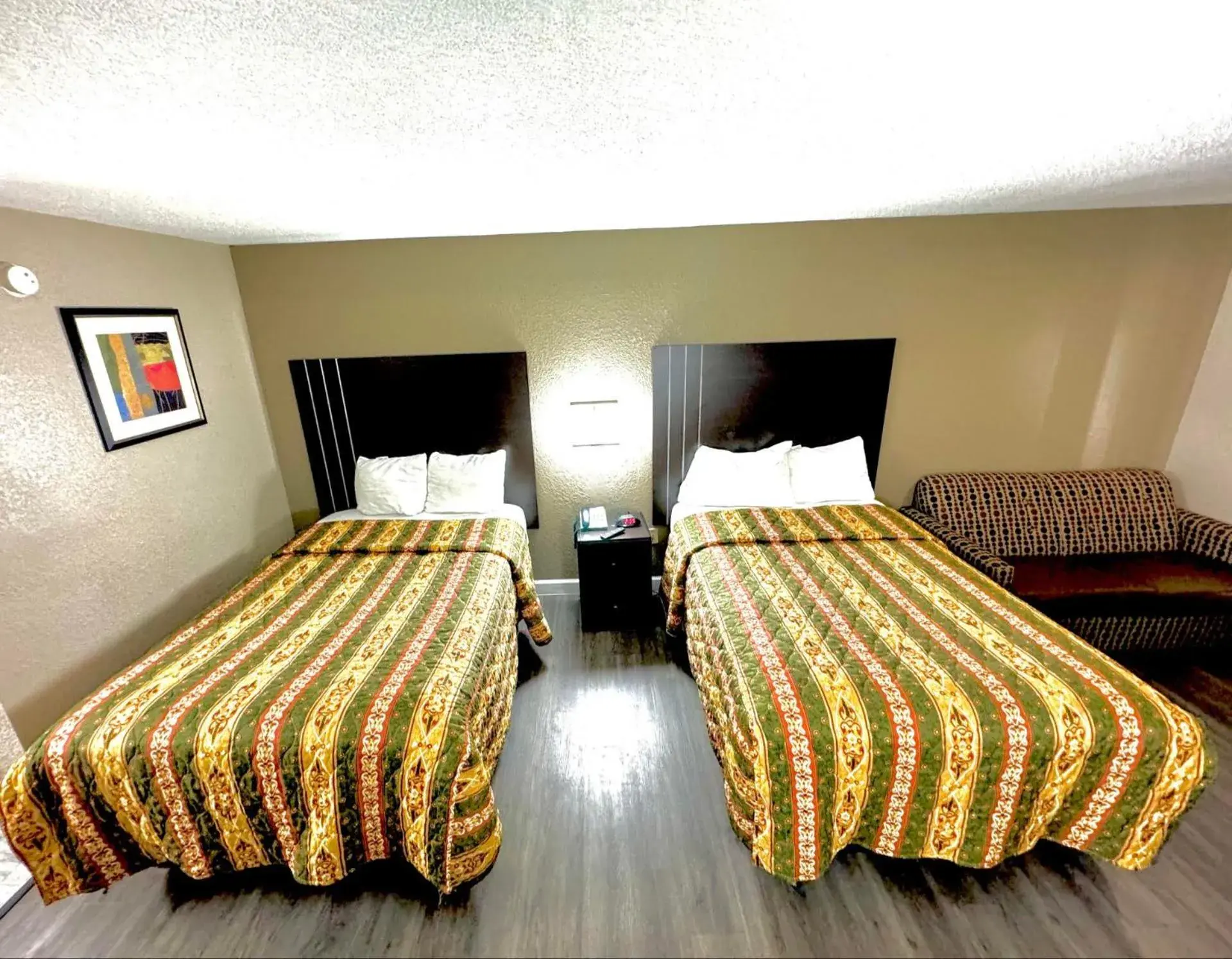 Bed in Rodeway Inn Expo Center Bed in Rodeway Inn Expo Center