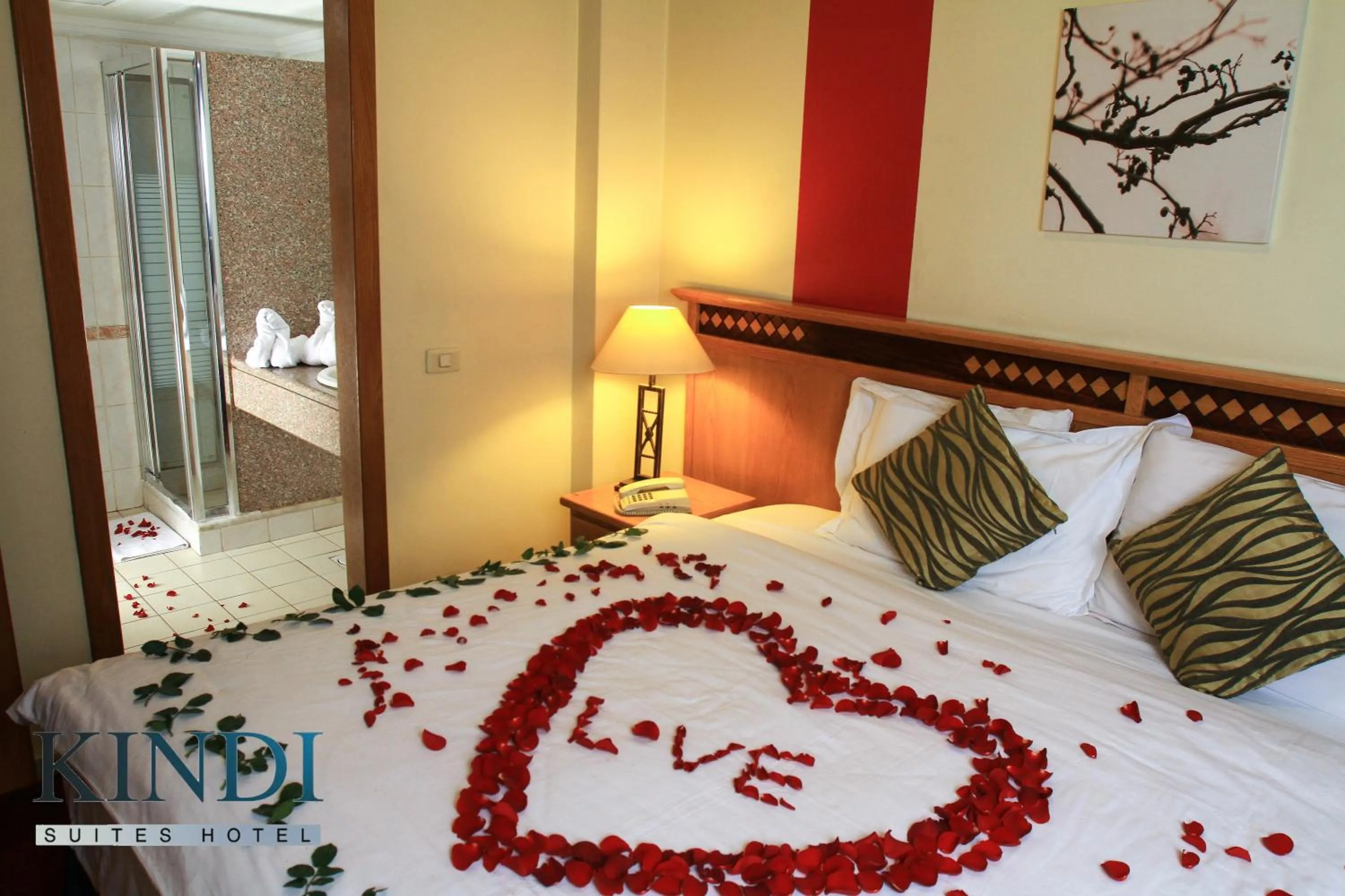 Bathroom, Bed in Kindi Suite Hotel