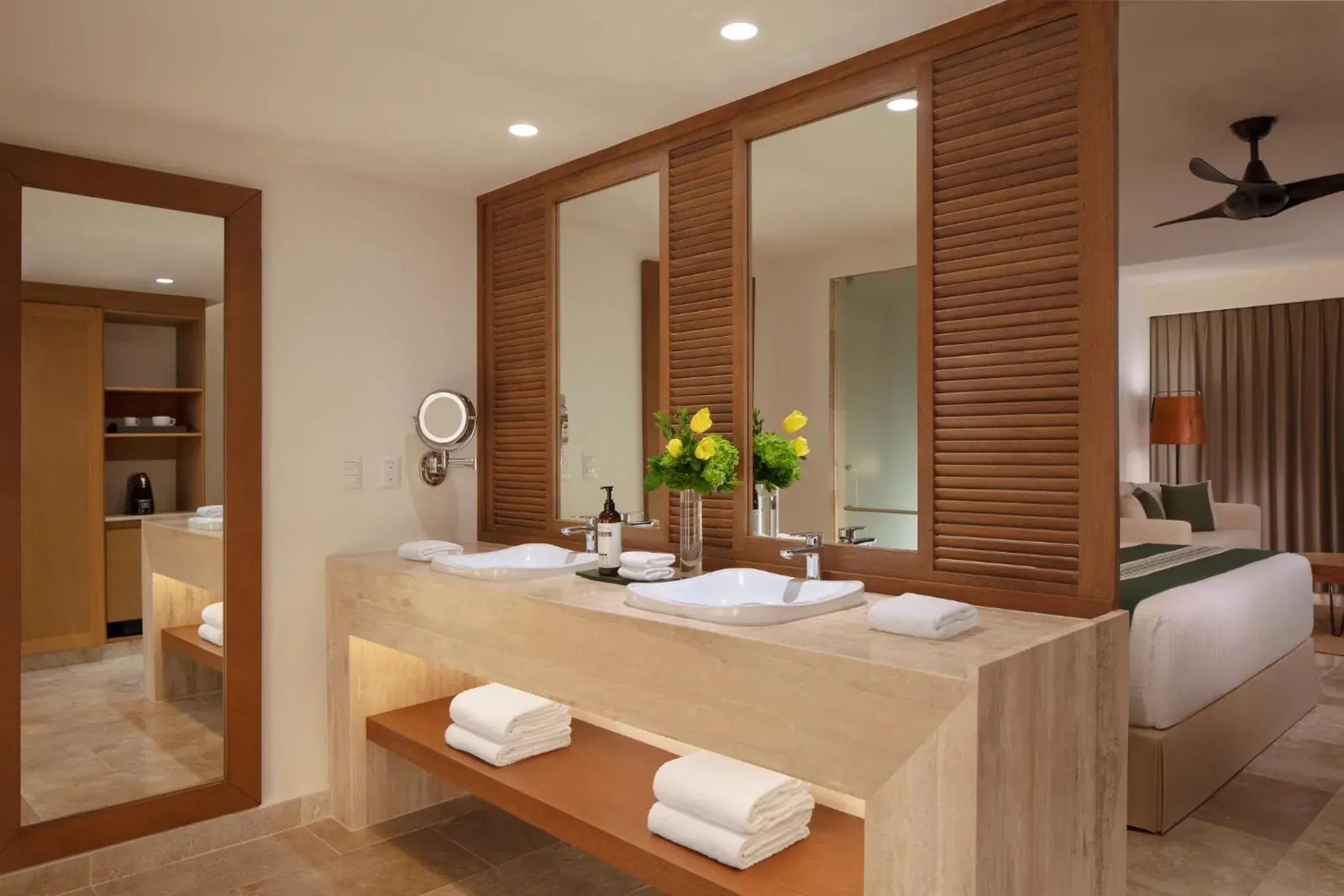 Bathroom, Bed in Dreams Sapphire Resort & Spa Bathroom, Bed in Dreams Sapphire Resort & Spa