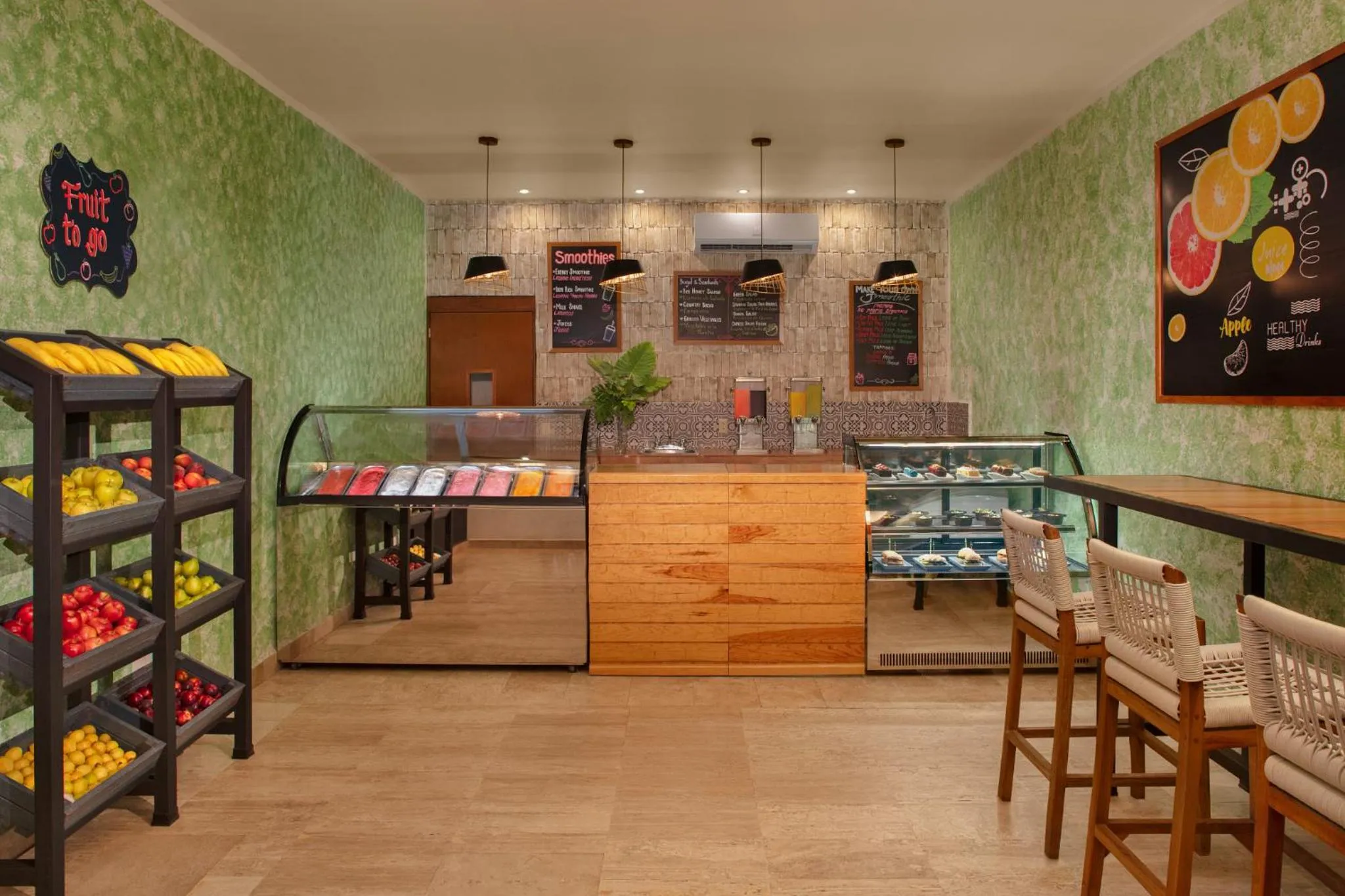 Lounge or bar in Dreams Sapphire Resort & Spa