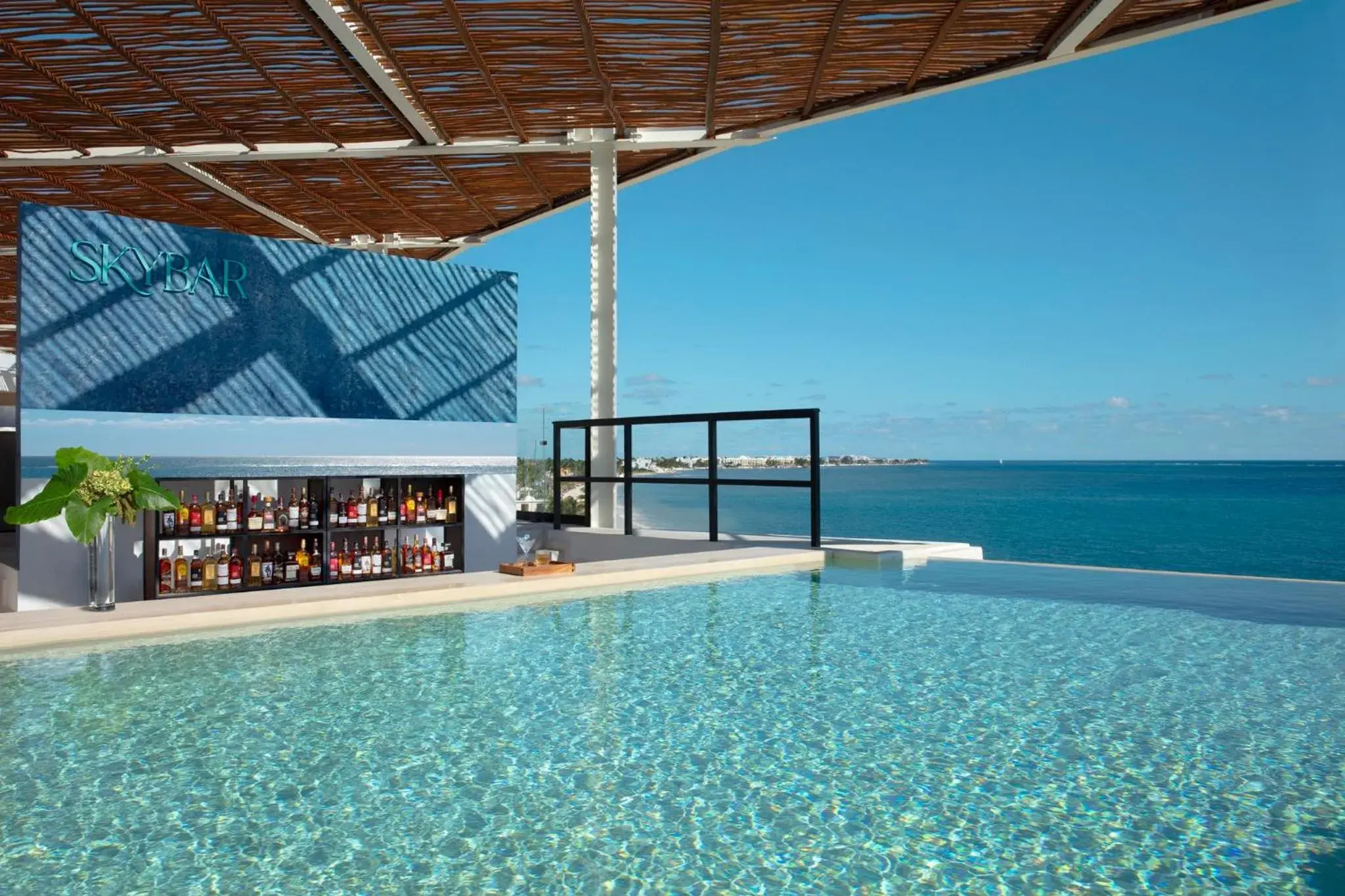 Swimming pool in Dreams Sapphire Resort & Spa Swimming pool in Dreams Sapphire Resort & Spa