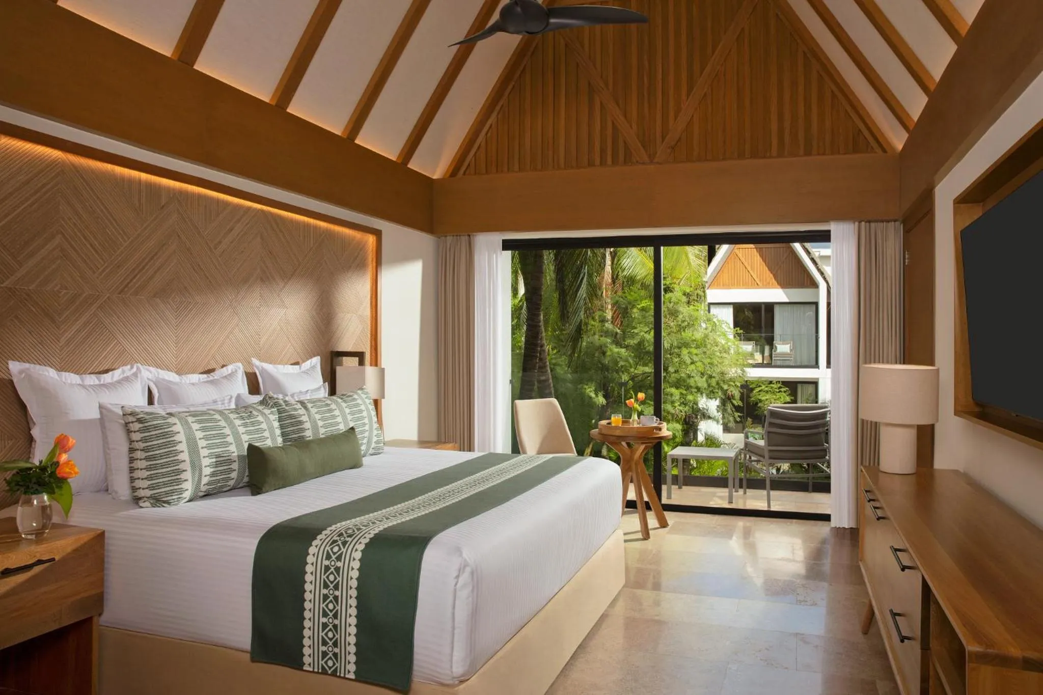 Bedroom, Bed in Dreams Sapphire Resort & Spa