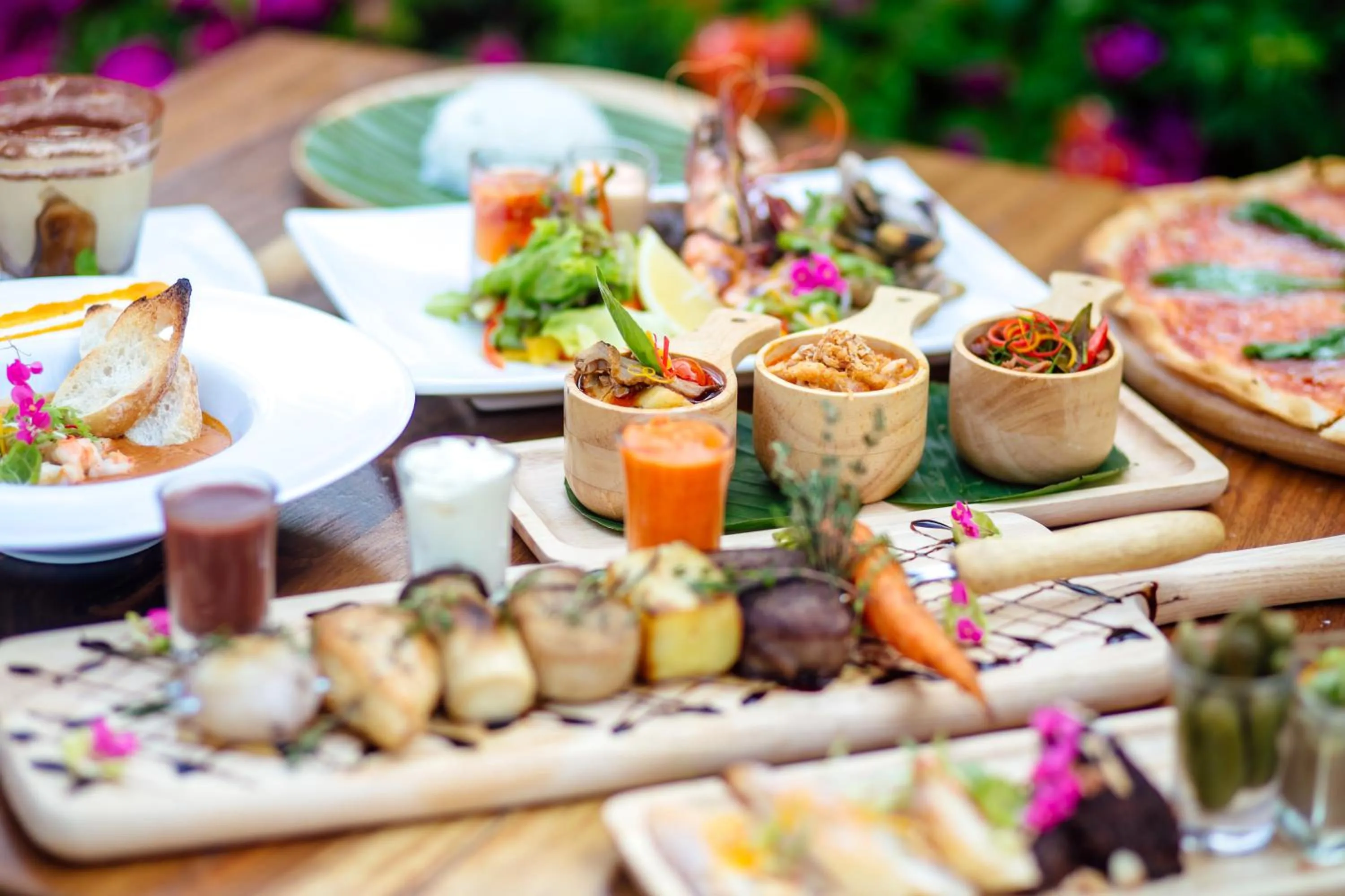 Food and drinks in Secret Garden Beach Resort