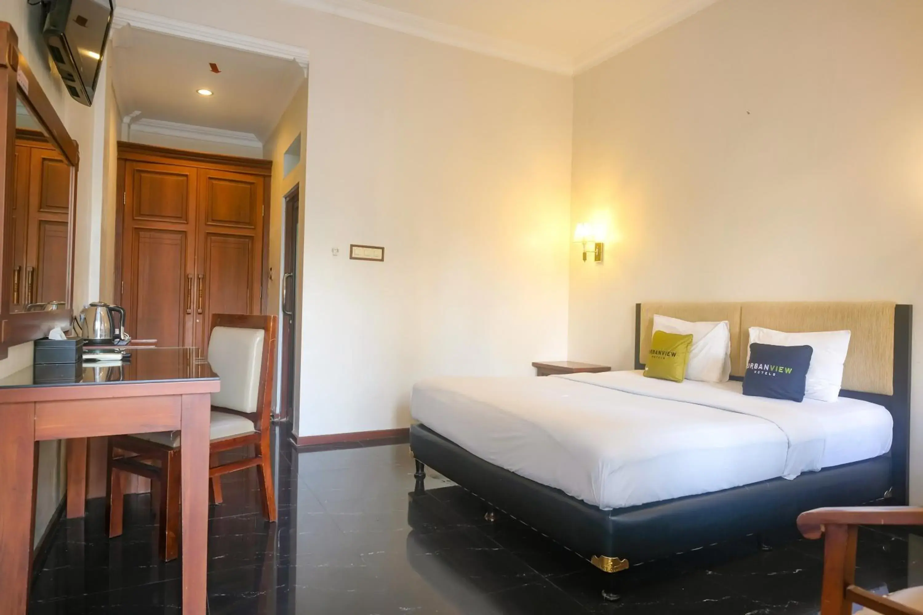 Bedroom, Bed in Urbanview Omah Pari Boutique Hotel Bedroom, Bed in Urbanview Omah Pari Boutique Hotel