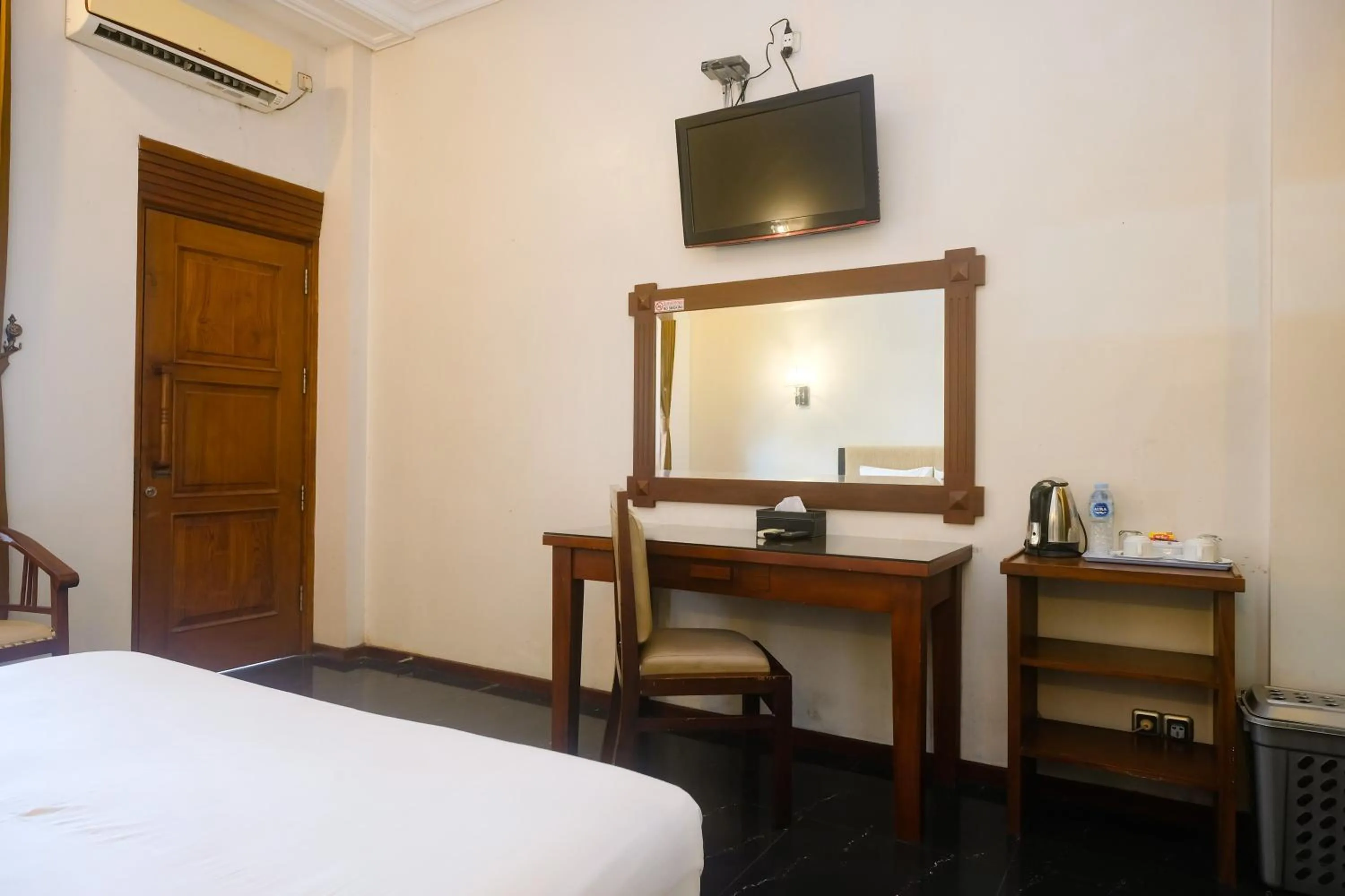 Bedroom, Bed in Urbanview Omah Pari Boutique Hotel