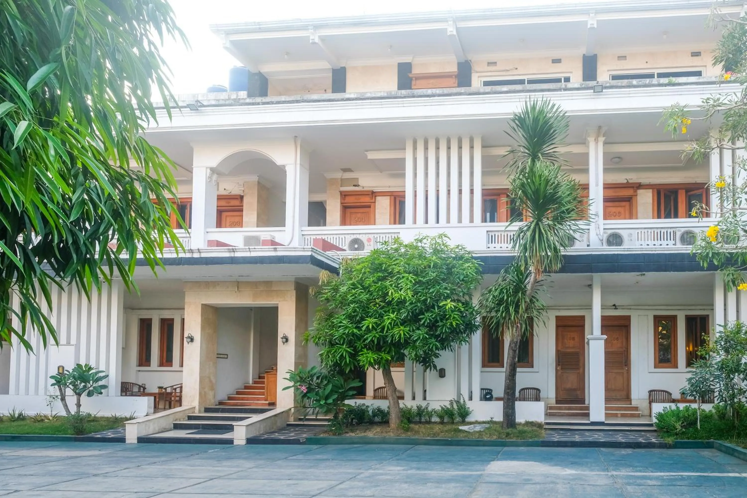 Facade/entrance in Urbanview Omah Pari Boutique Hotel