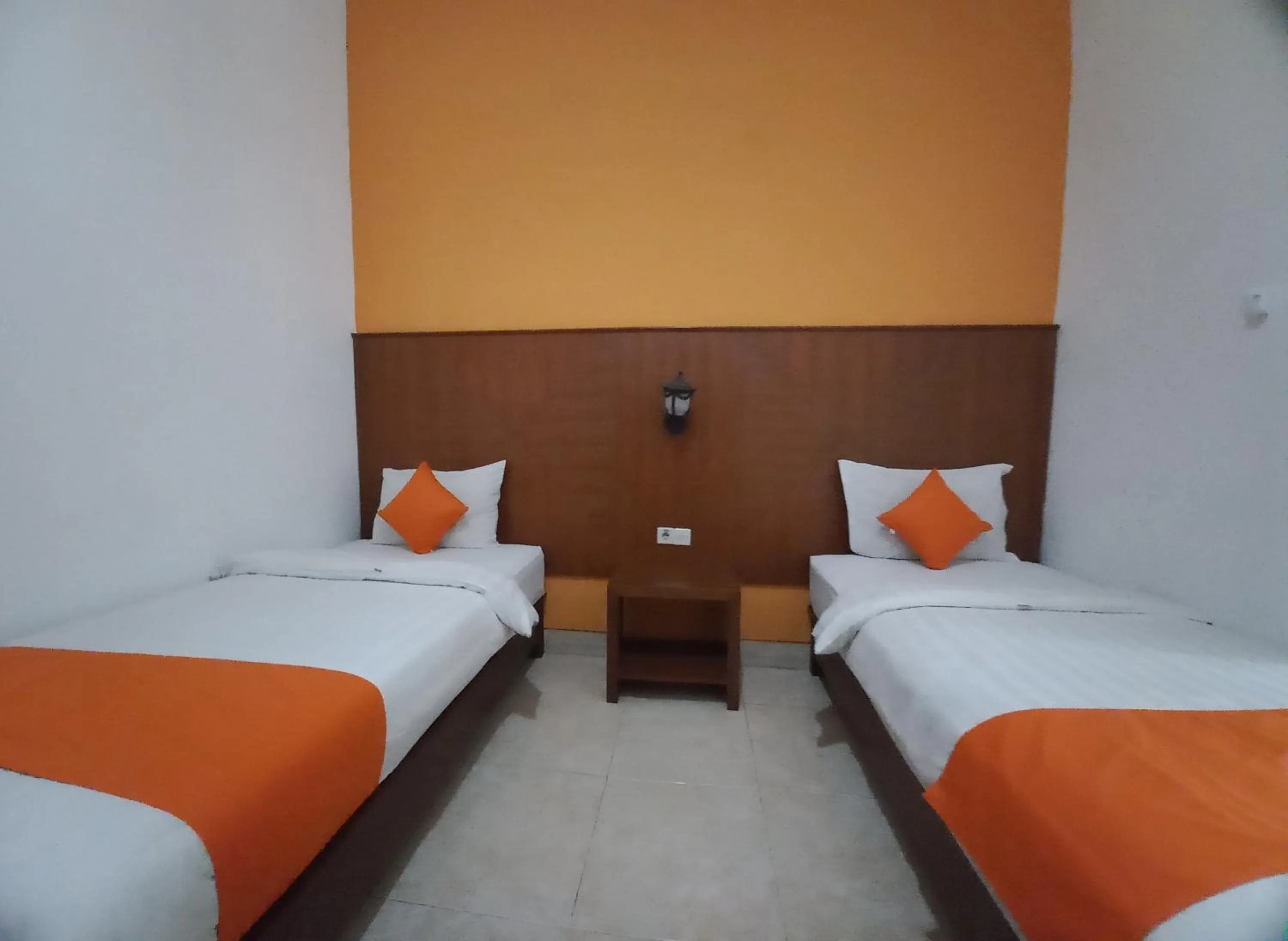Bedroom, Bed in Hotel Poncowinatan - Tugu