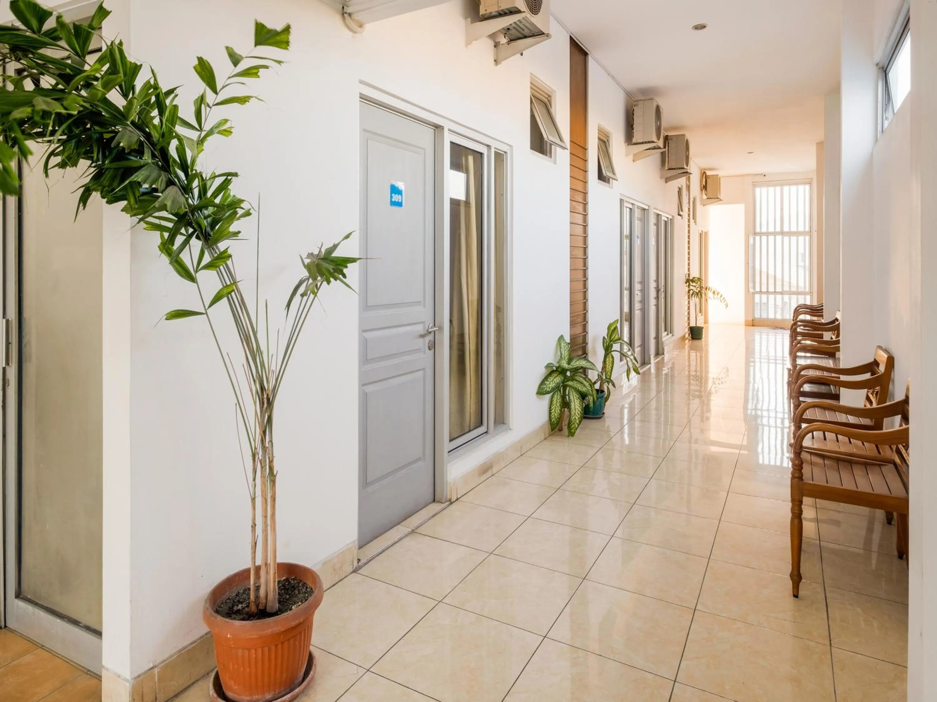 Area and facilities in Hotel Poncowinatan - Tugu