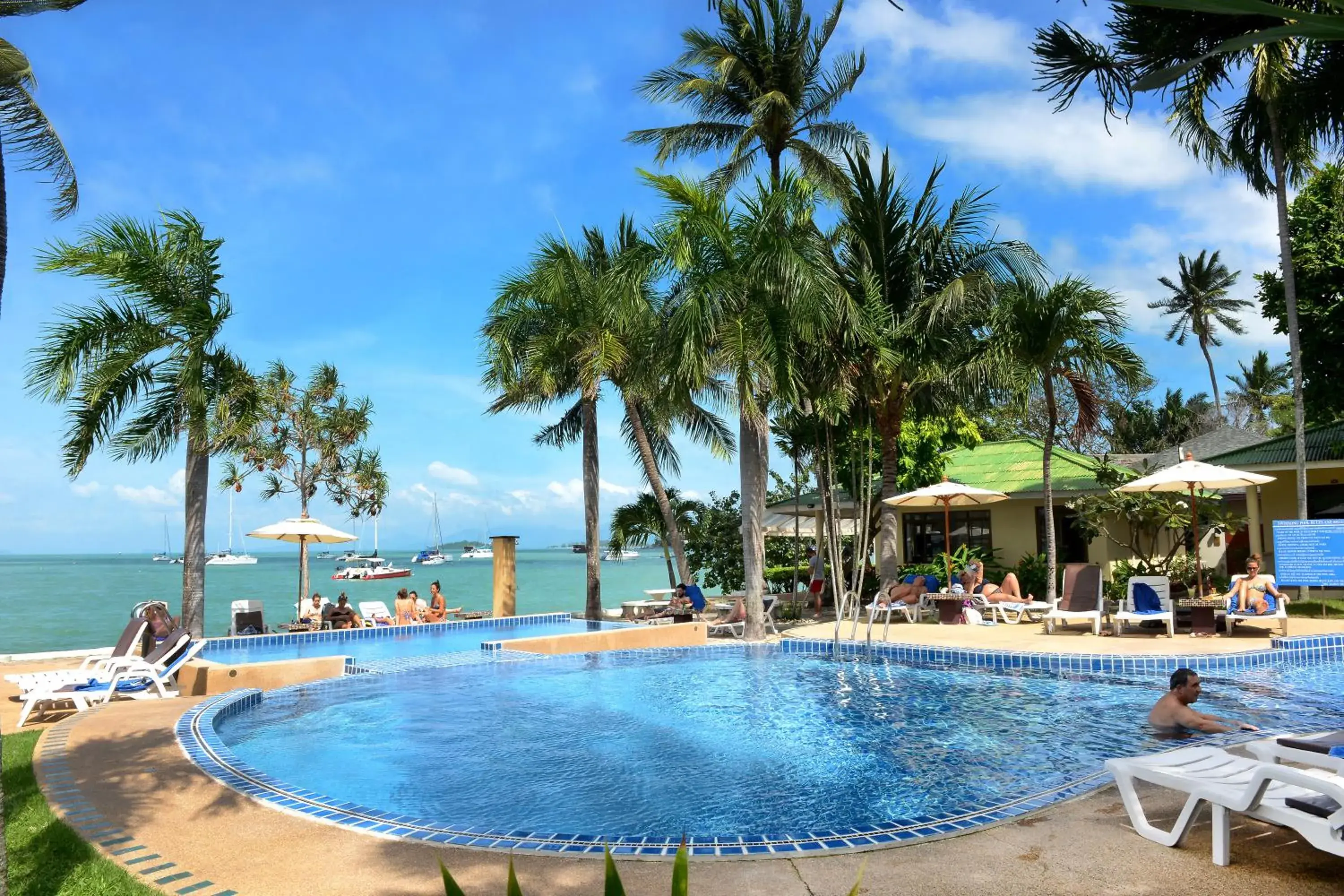 Pool view in Samui Mermaid Beachfront Pool view in Samui Mermaid Beachfront