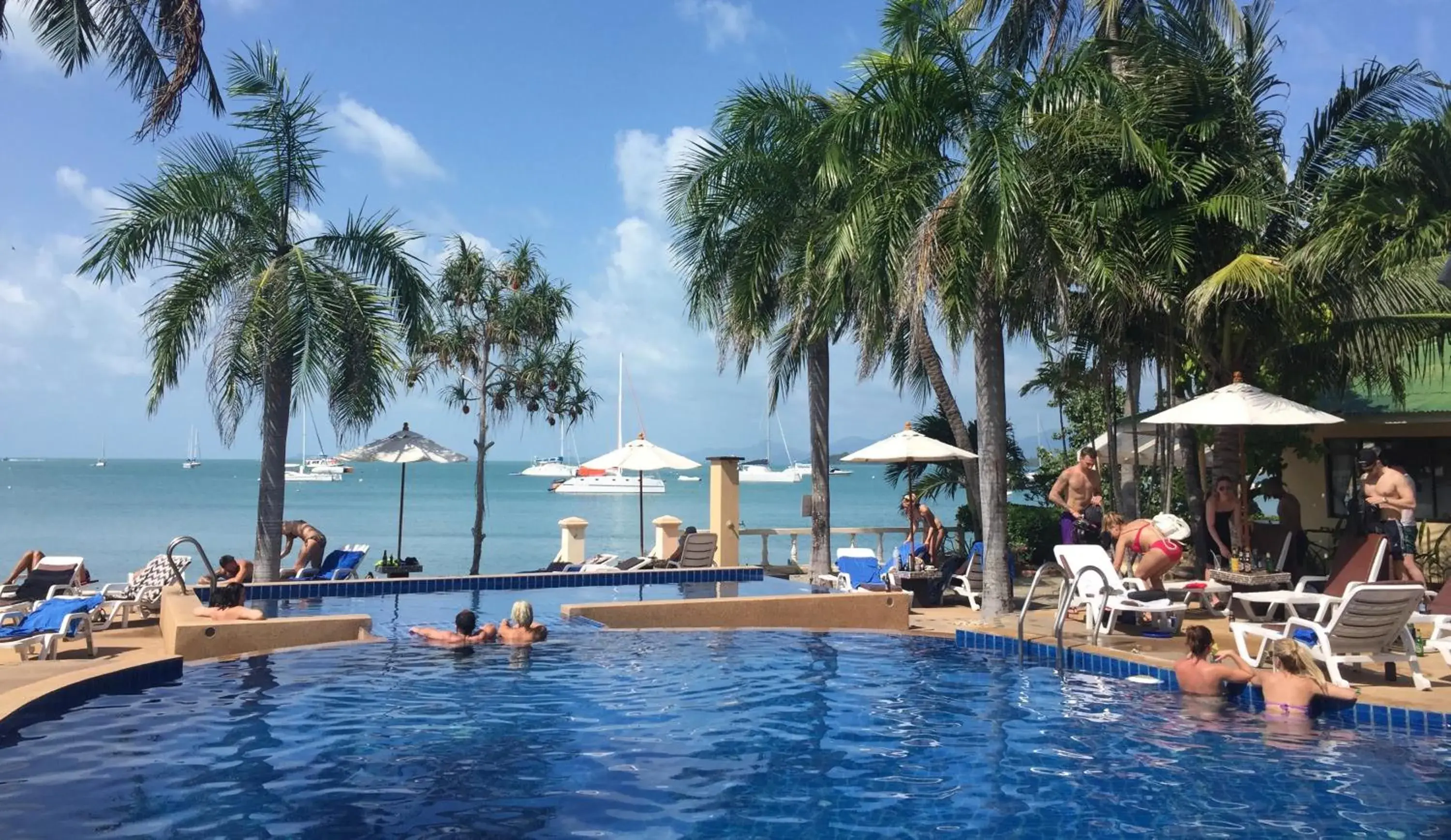 Swimming pool in Samui Mermaid Beachfront Swimming pool in Samui Mermaid Beachfront