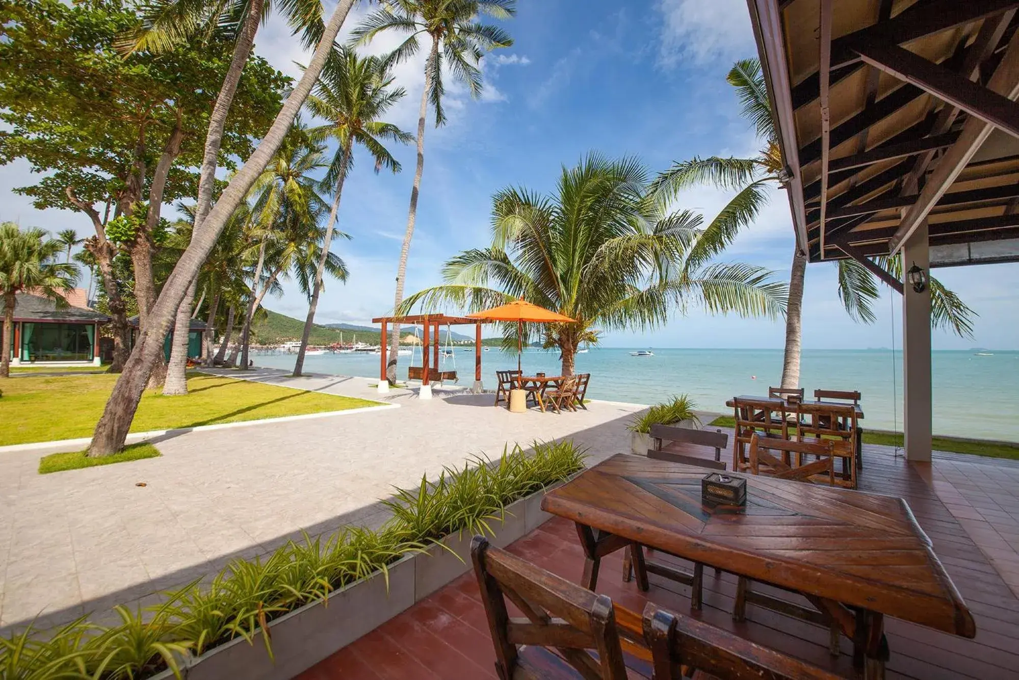 Restaurant/places to eat in Samui Mermaid Beachfront Restaurant/places to eat in Samui Mermaid Beachfront