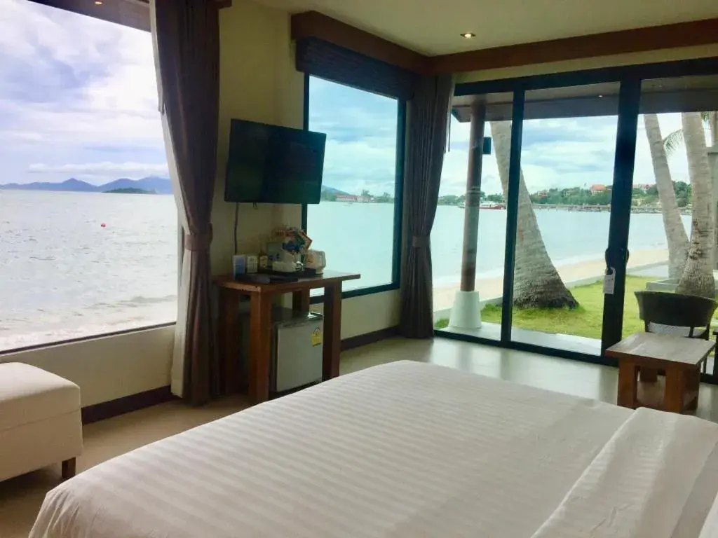 Photo of the whole room, Bed in Samui Mermaid Beachfront Photo of the whole room, Bed in Samui Mermaid Beachfront