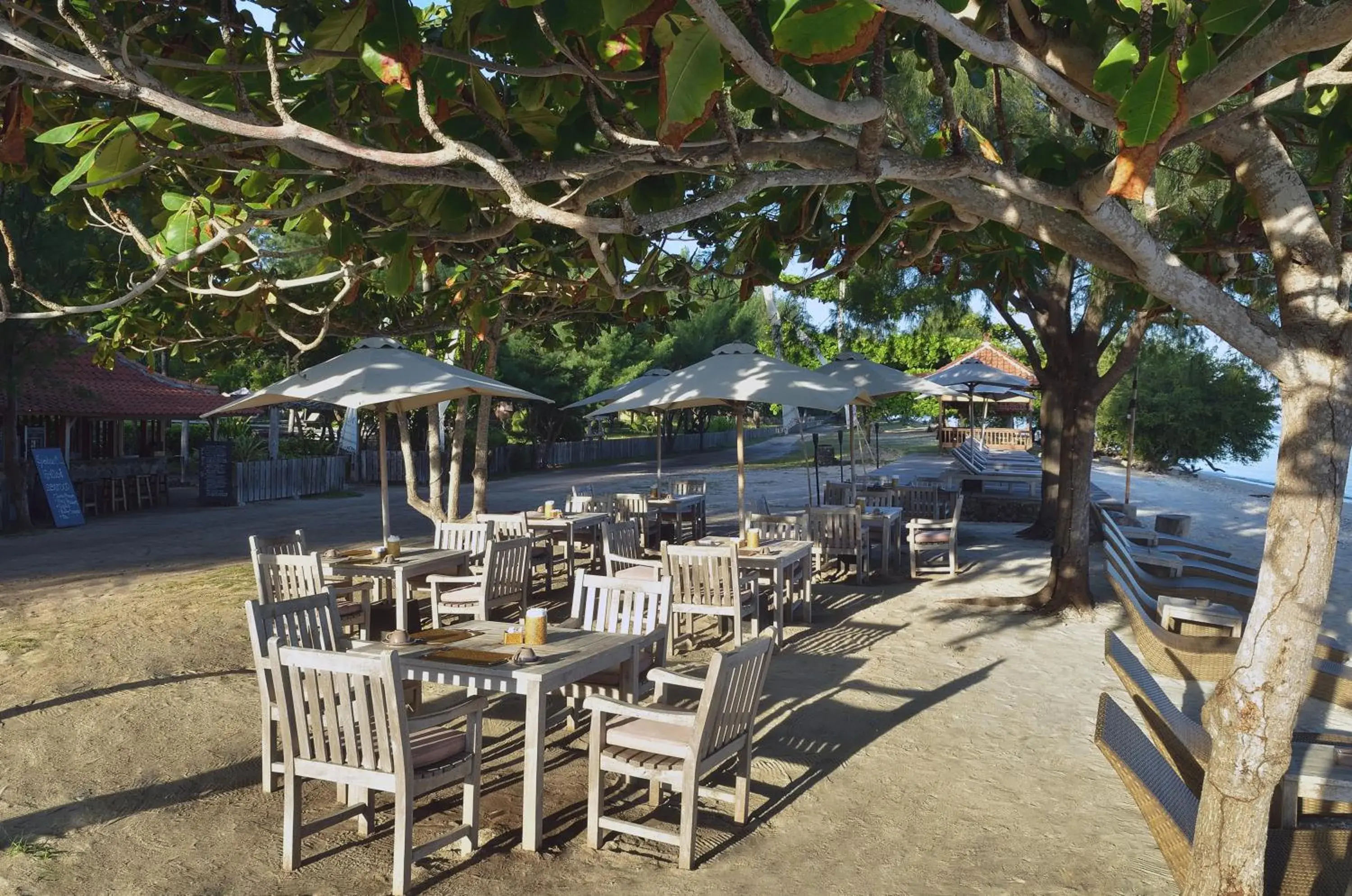 Restaurant/places to eat in Desa Dunia Beda Resort Restaurant/places to eat in Desa Dunia Beda Resort