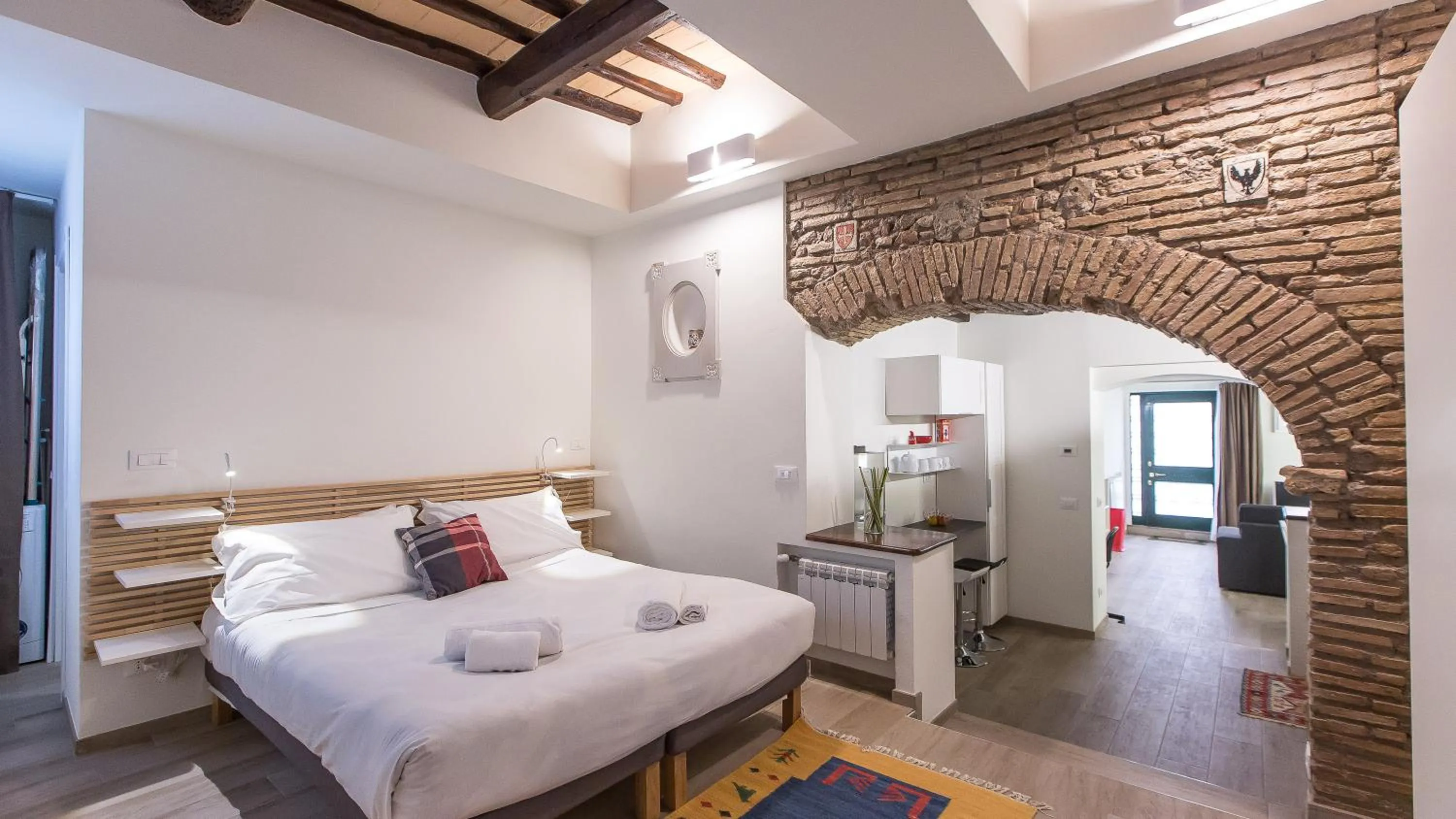 Bedroom, Bed in Rental in Rome Trastevere White