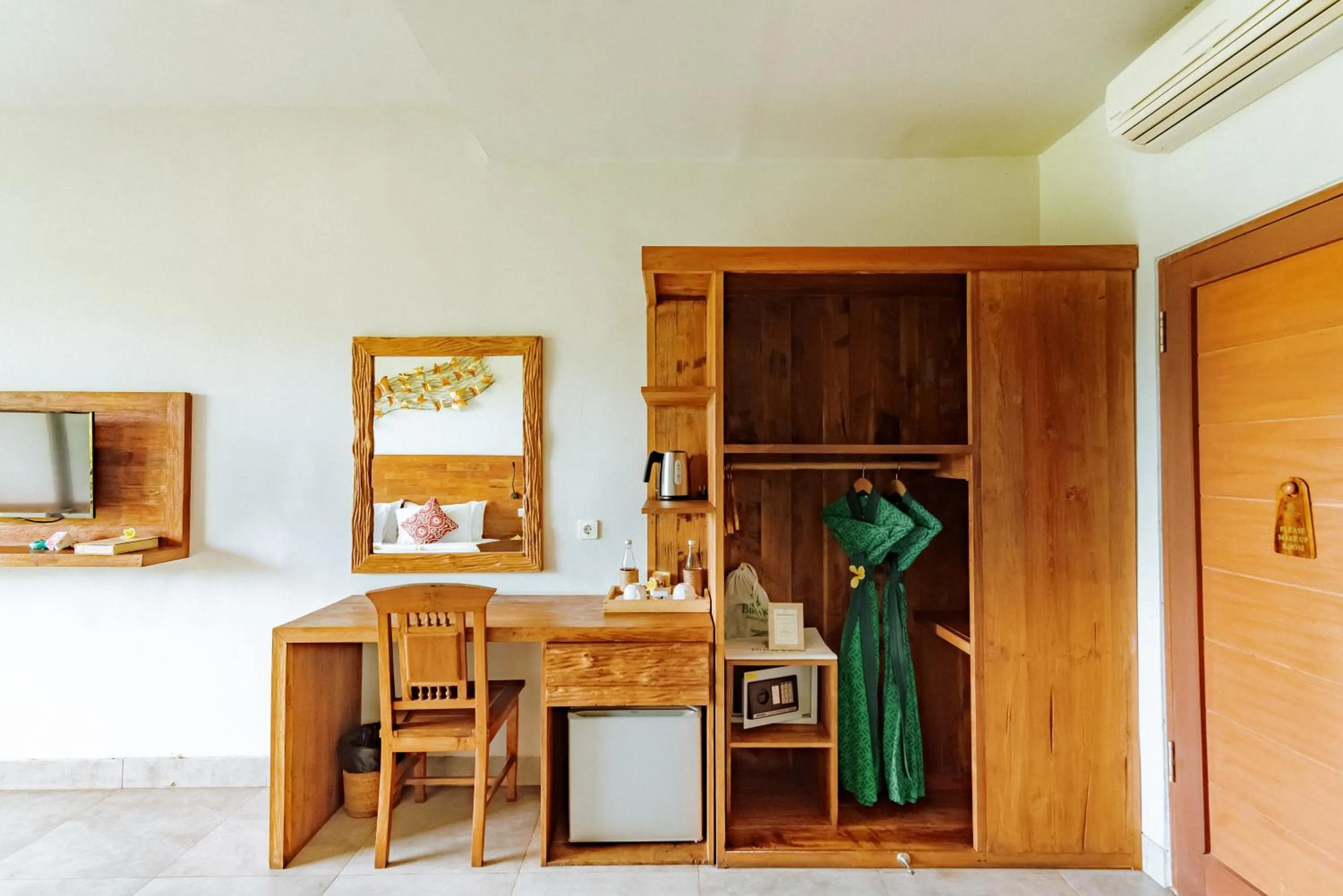 TV and multimedia in Bucu View Resort