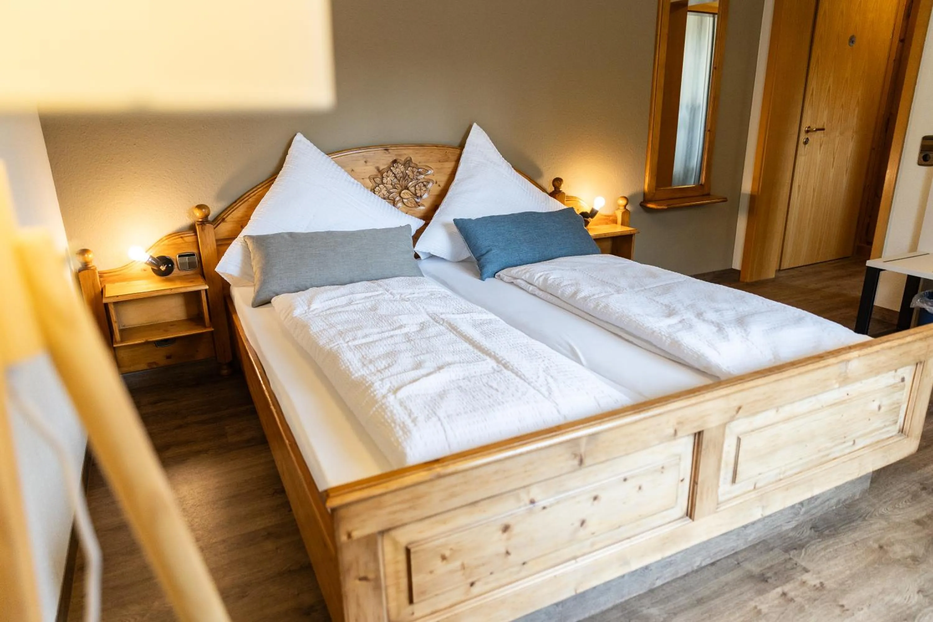 Bed in Landgasthof & Brauerei Löwen Sasbach