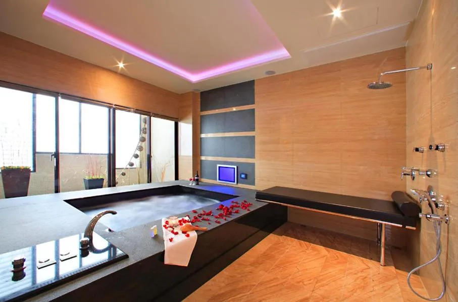 Swimming pool in Amain Boutique Motel - Tucheng 217