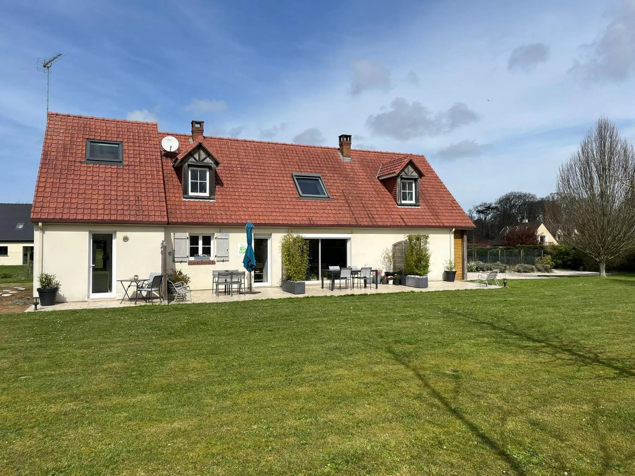 Property building in La Villa Saint Val