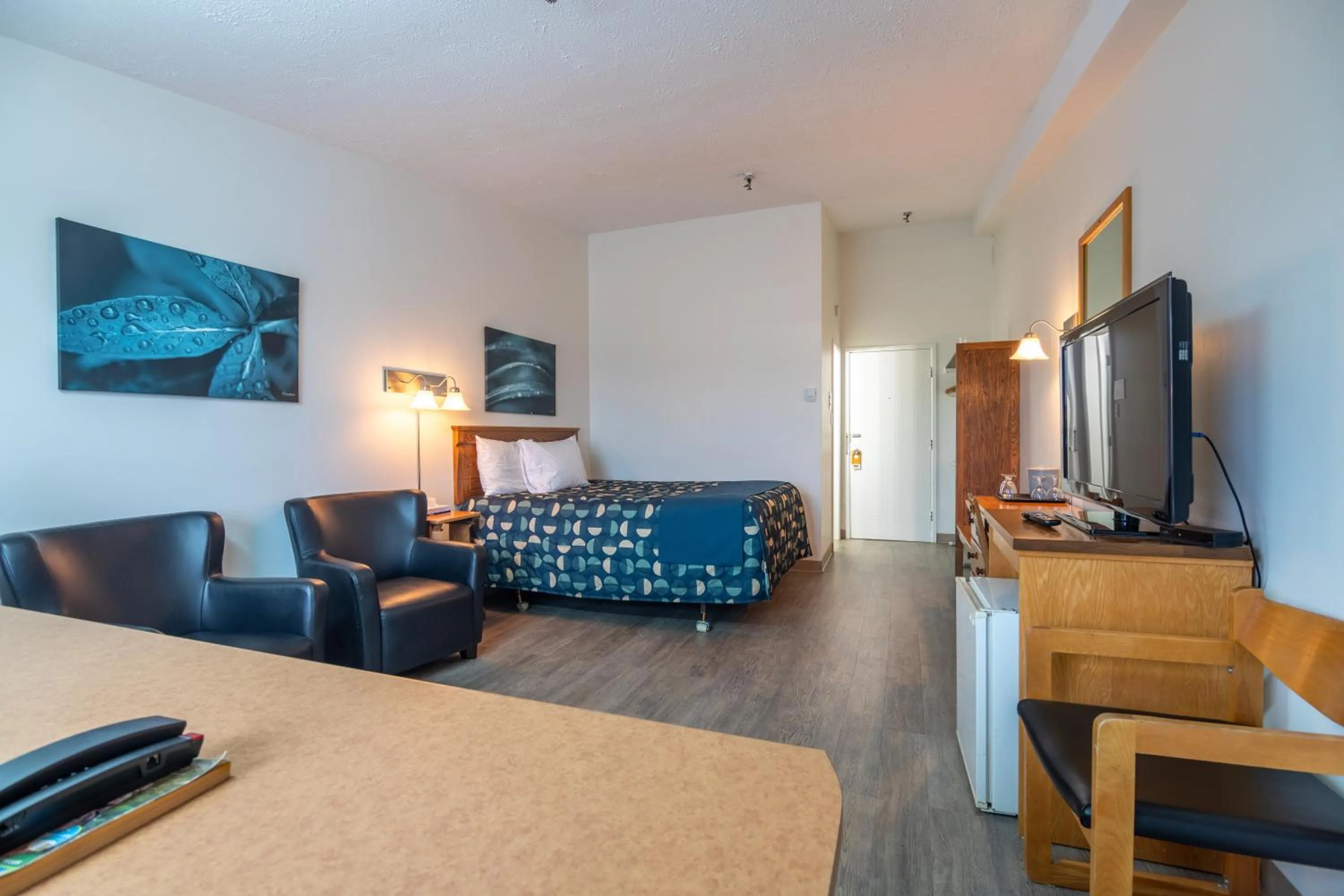 Bedroom in Hôtel Les Mouettes