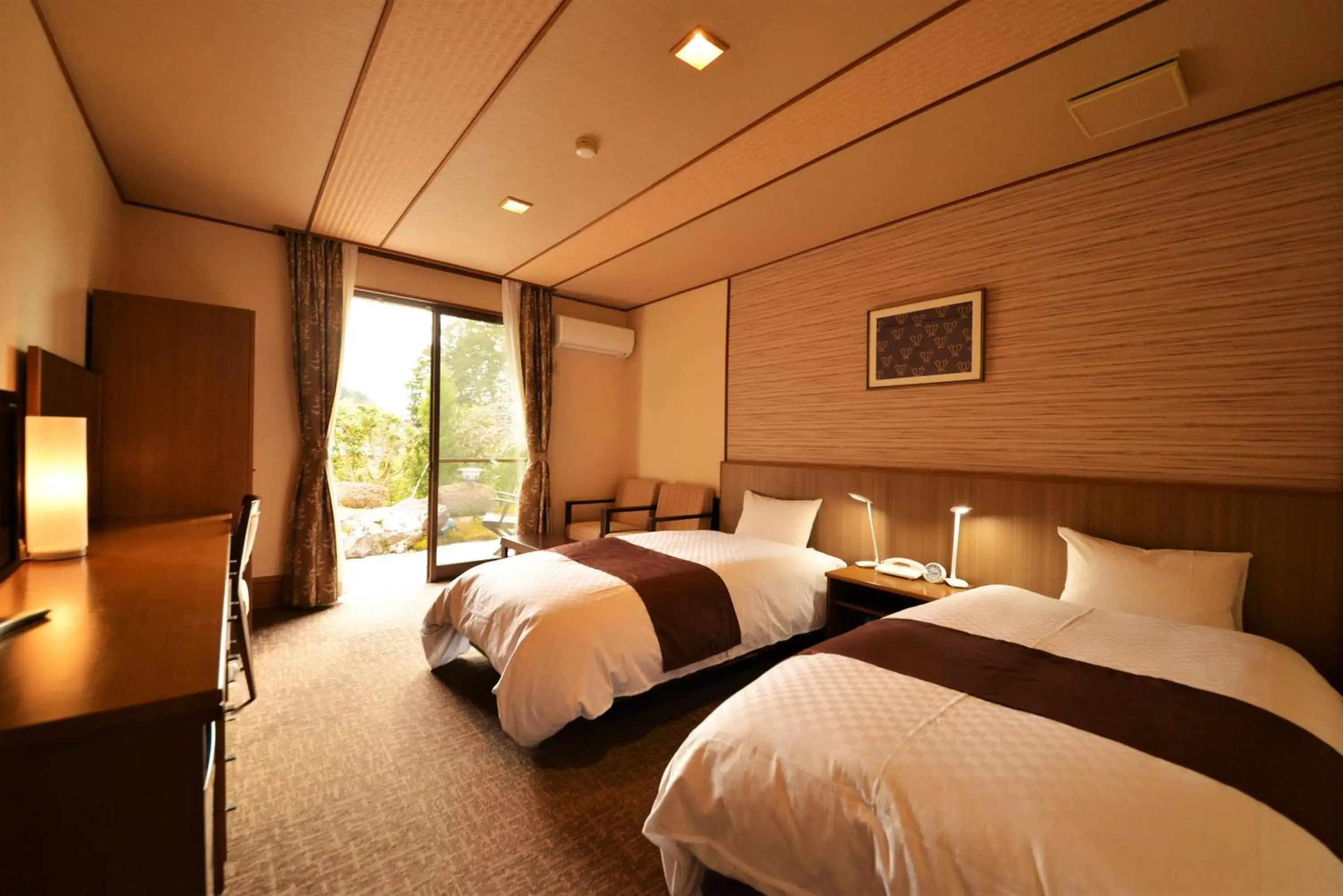 Twin Room with Private Bathroom in Japanese Ryokan Seryo Twin Room with Private Bathroom in Japanese Ryokan Seryo