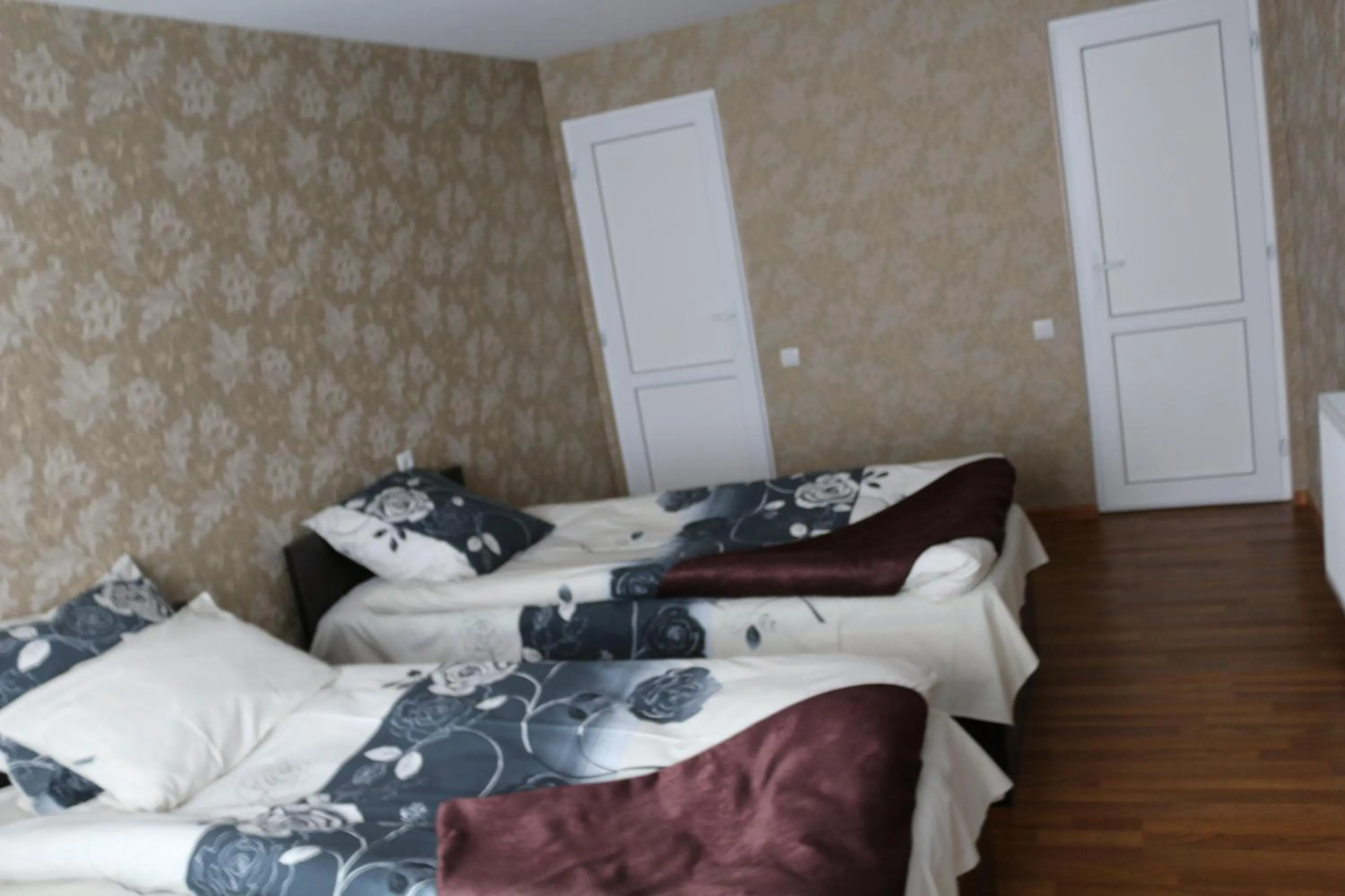 Comfort Triple Room with Shower - single occupancy in Guesthouse Suja