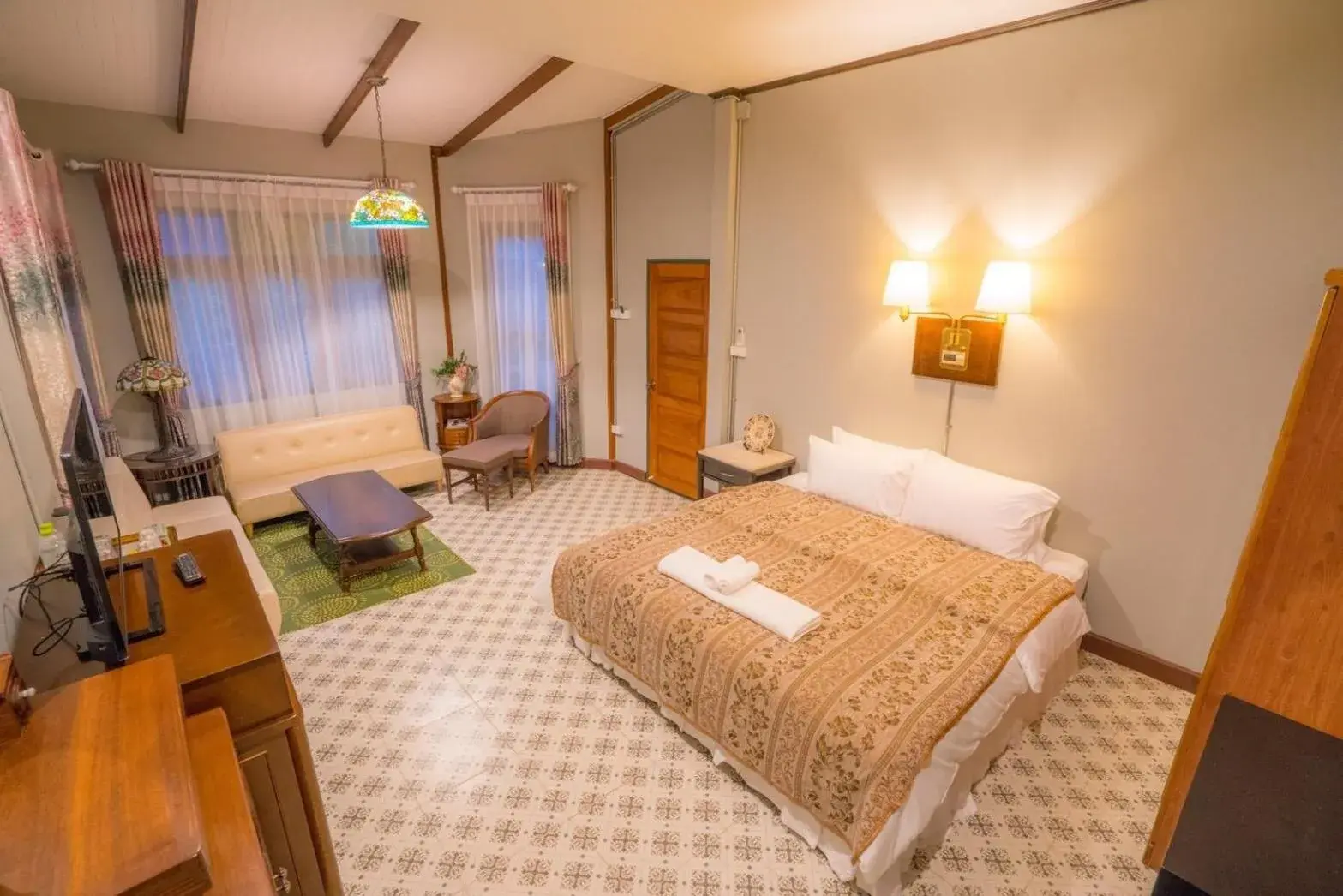 Bed in Ban Mai Vintage Bed in Ban Mai Vintage