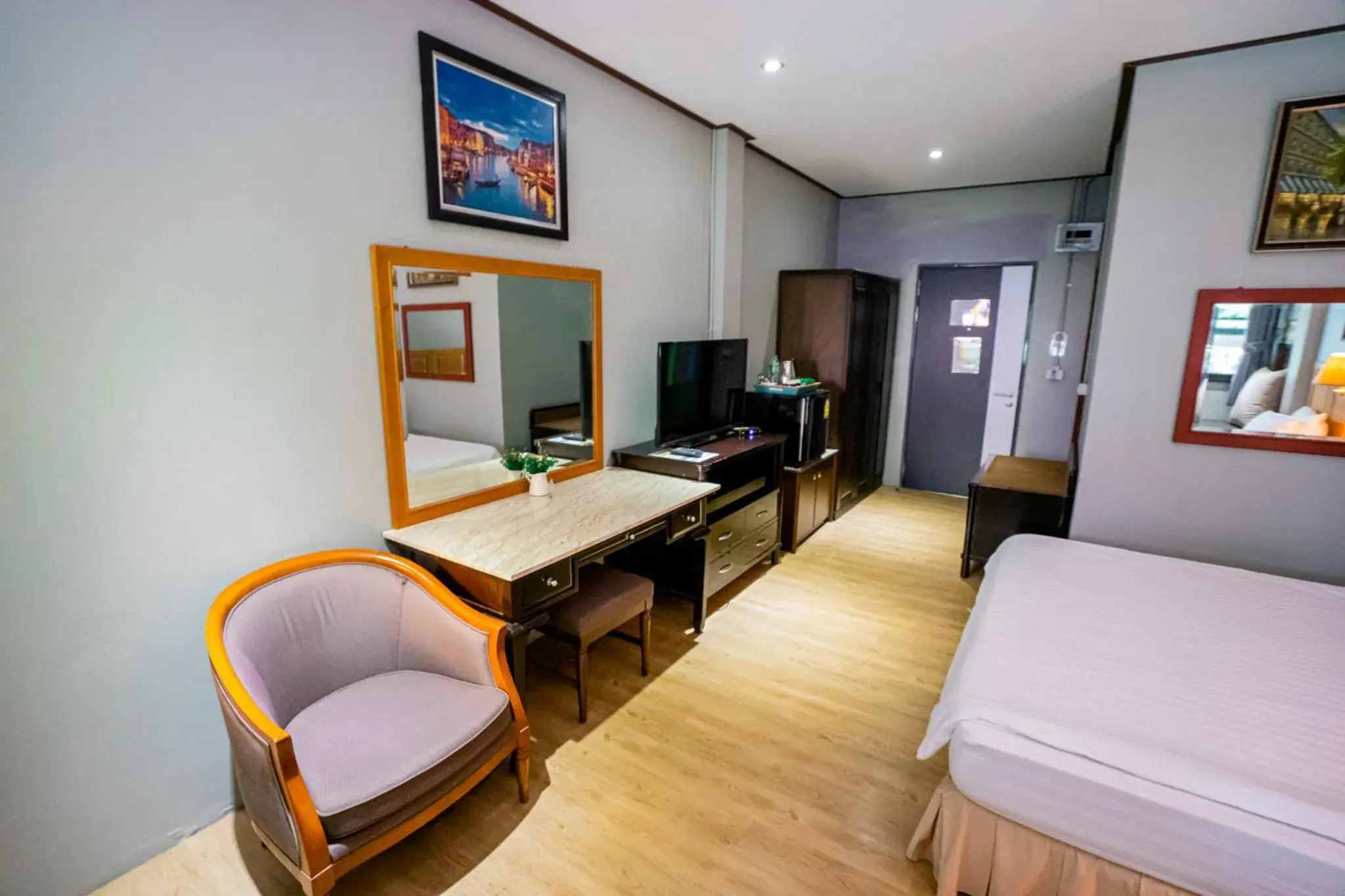 Bed in Ban Mai Vintage Bed in Ban Mai Vintage