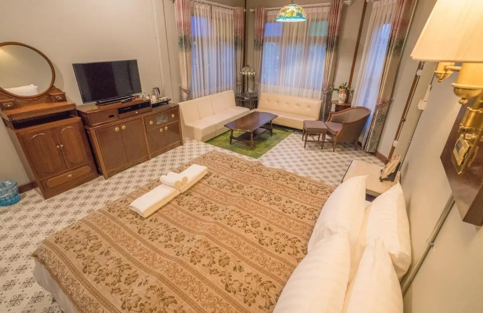 Bed in Ban Mai Vintage Bed in Ban Mai Vintage