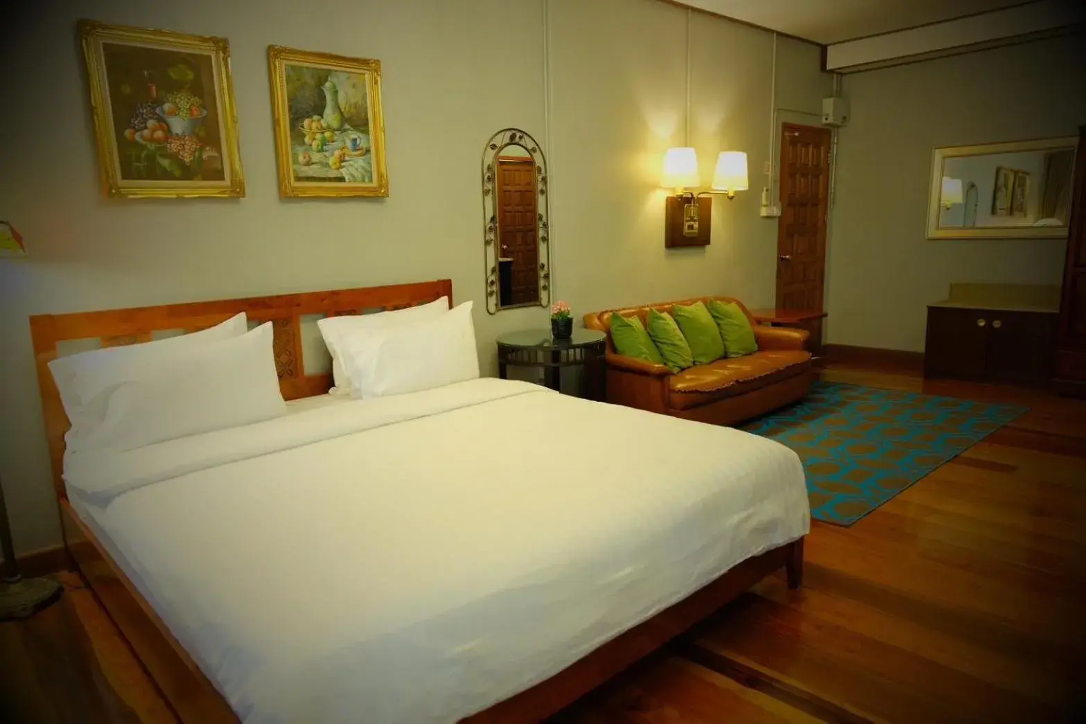 Bed in Ban Mai Vintage Bed in Ban Mai Vintage