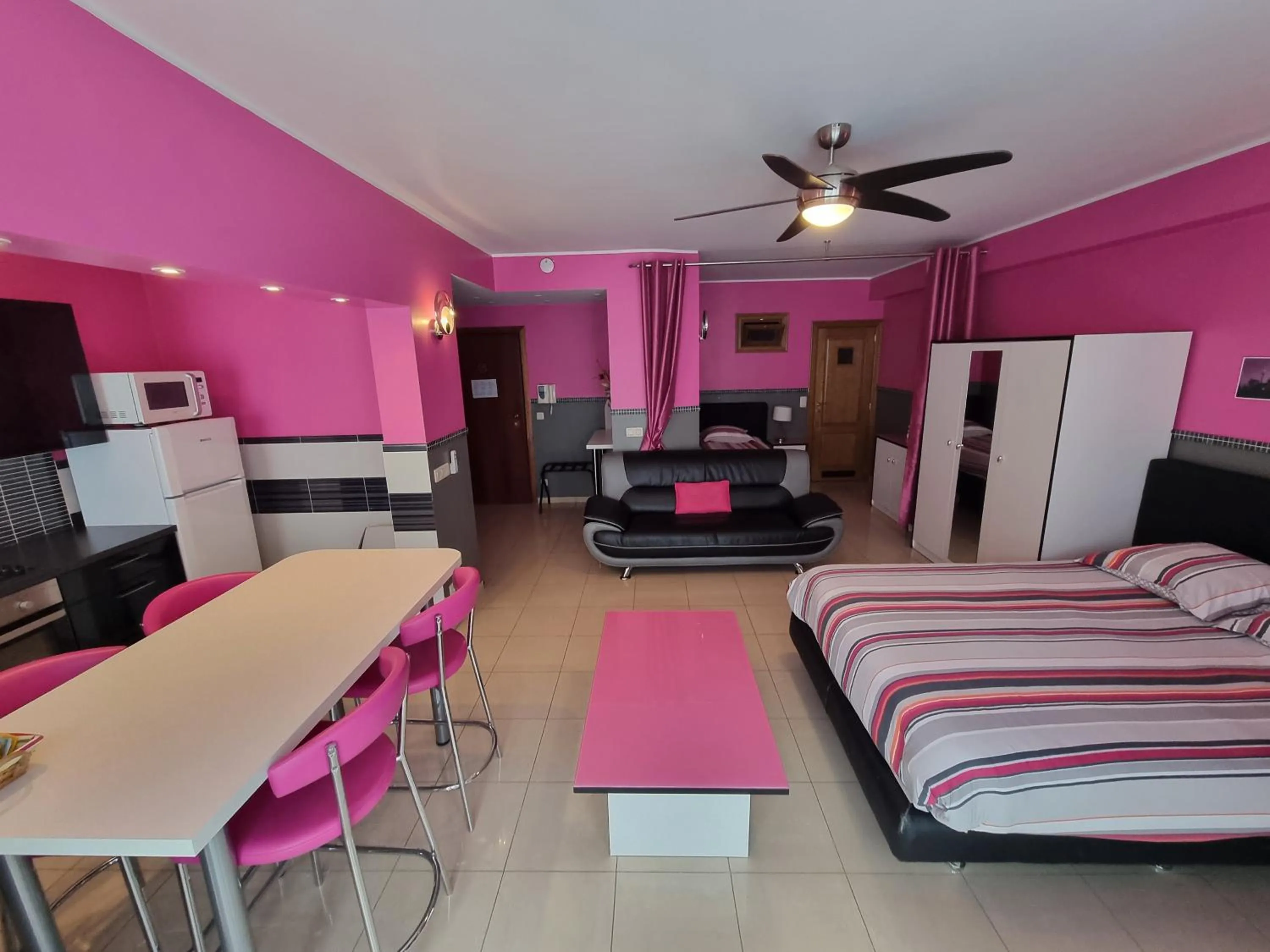 Bed in Aparthotel Résidence Bara Midi