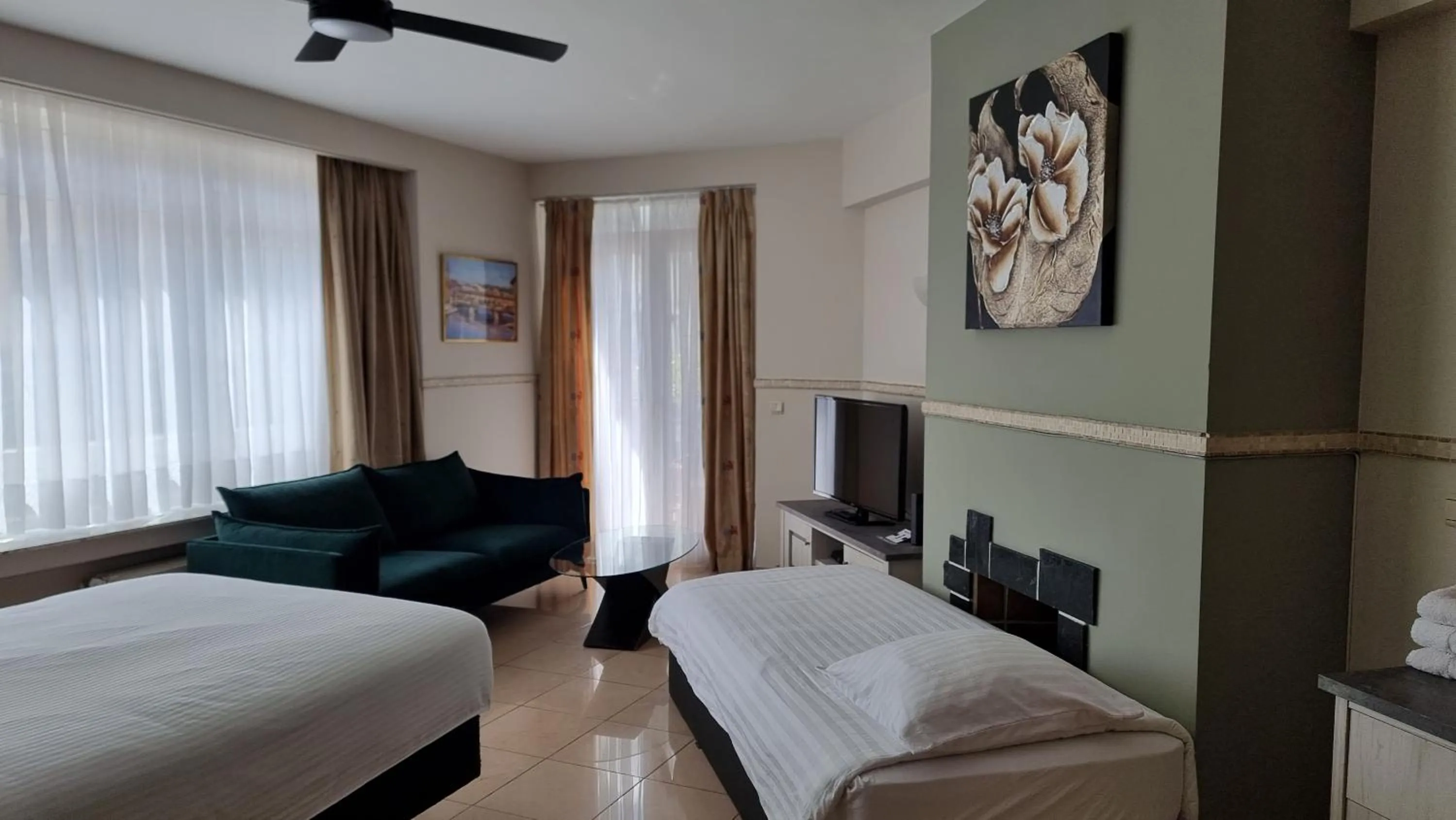 Bed in Aparthotel Résidence Bara Midi