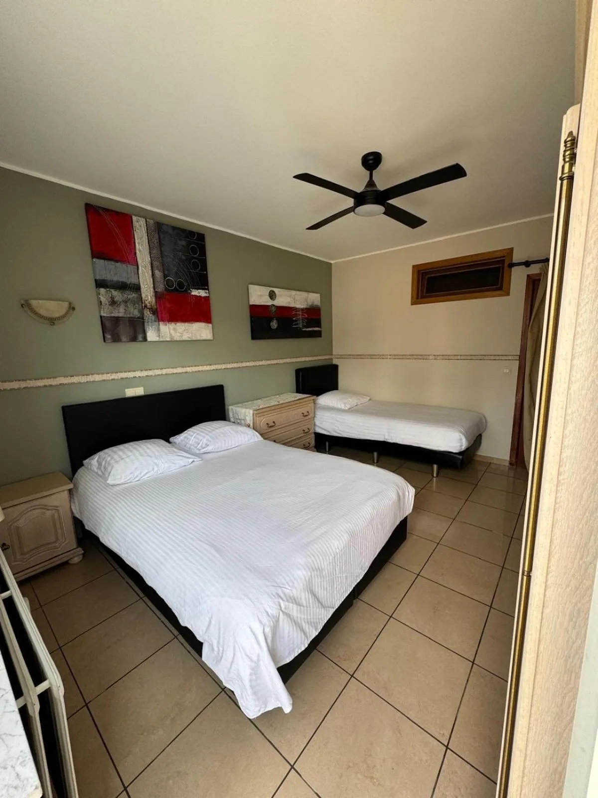 Bed in Aparthotel Résidence Bara Midi