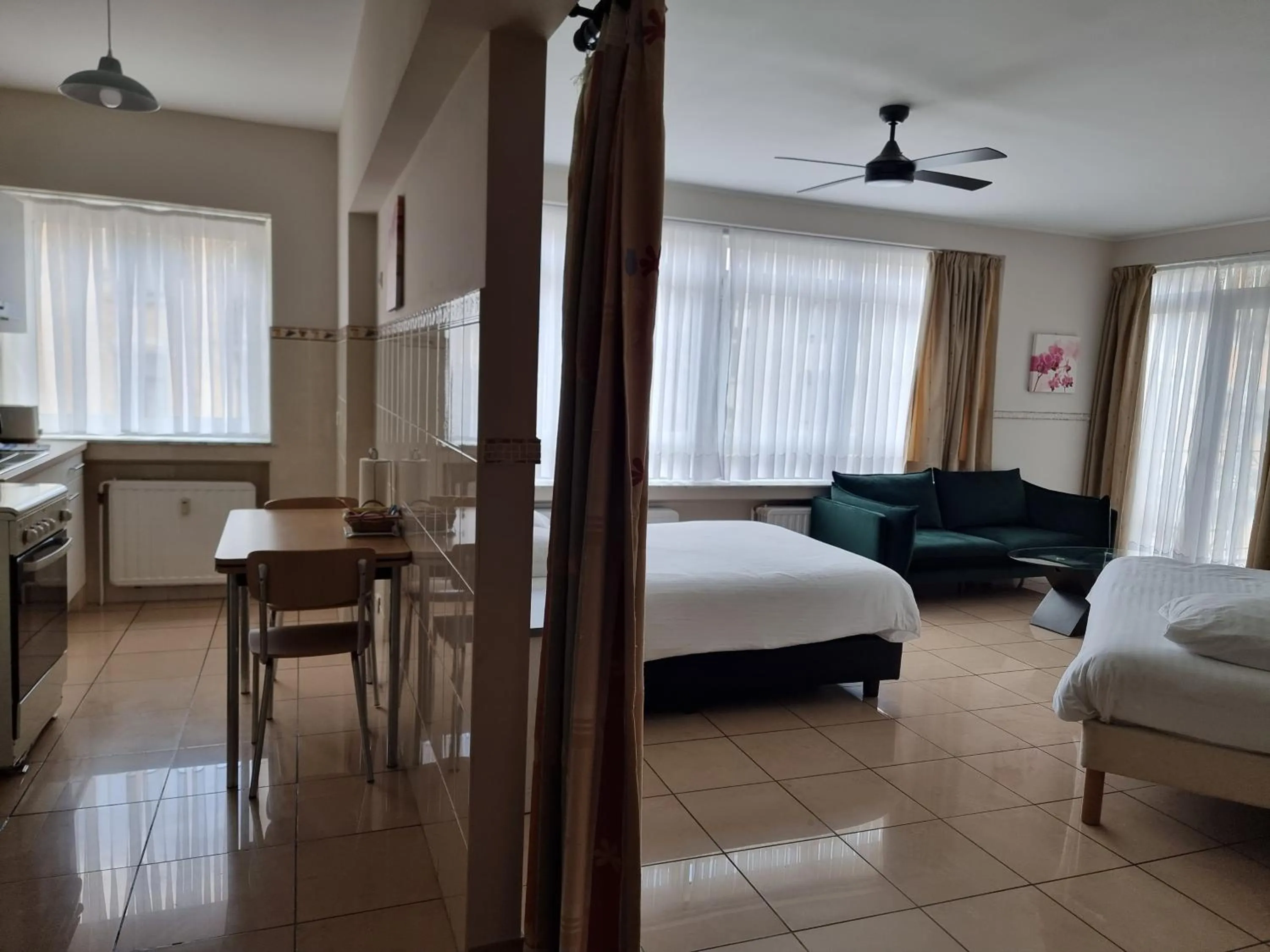 Bed in Aparthotel Résidence Bara Midi