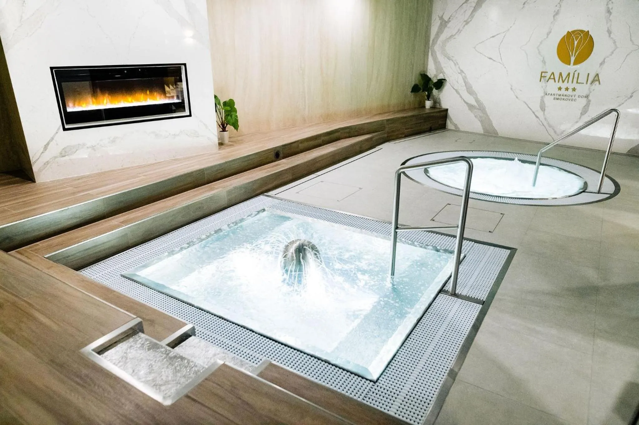 Property building in Apartmanovy dom Familia Smokovec